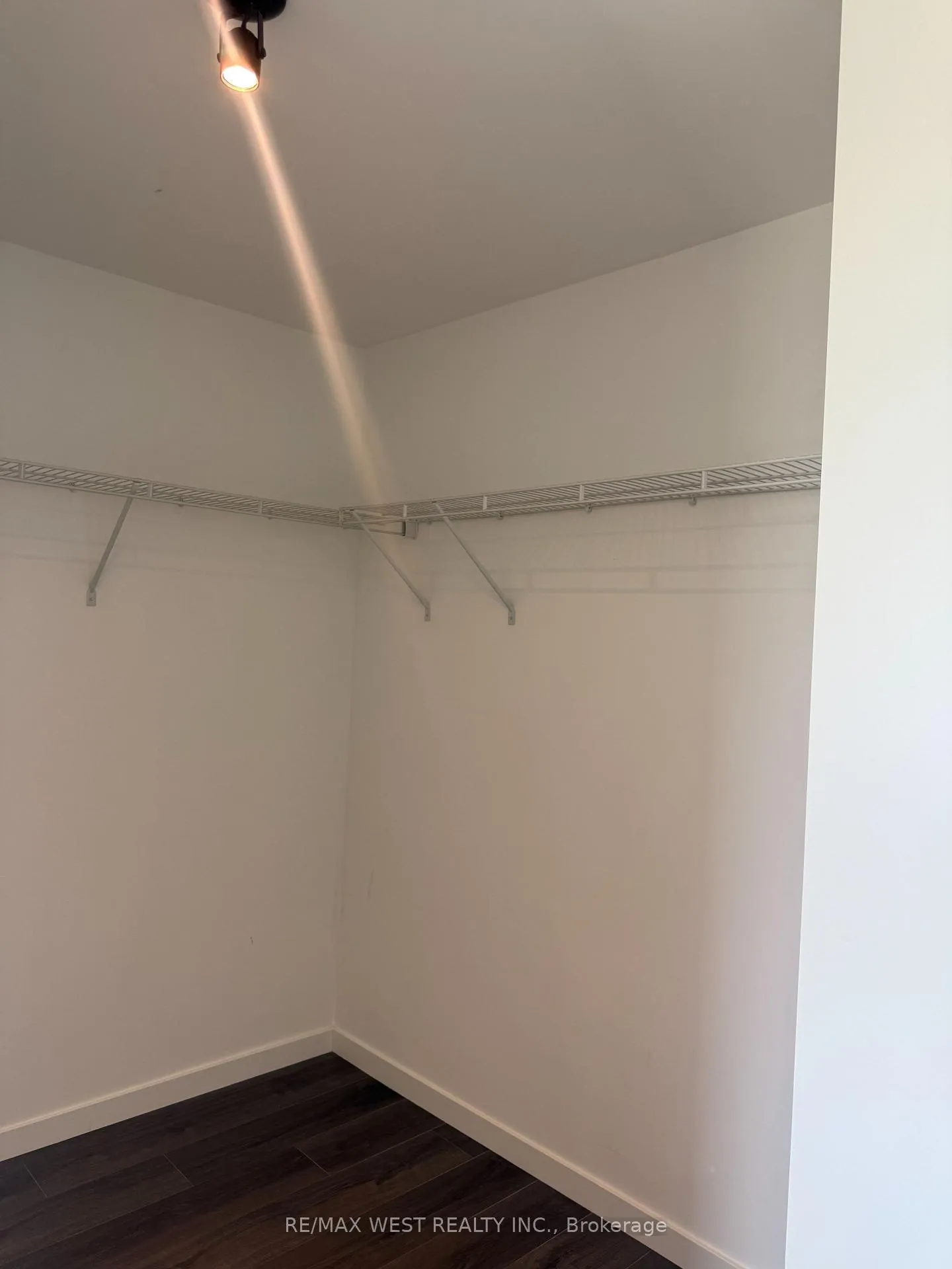 Photo 13 of Unit 407, 7 Smith Crescent, Etobicoke, Stonegate-Queensway — HOMEH