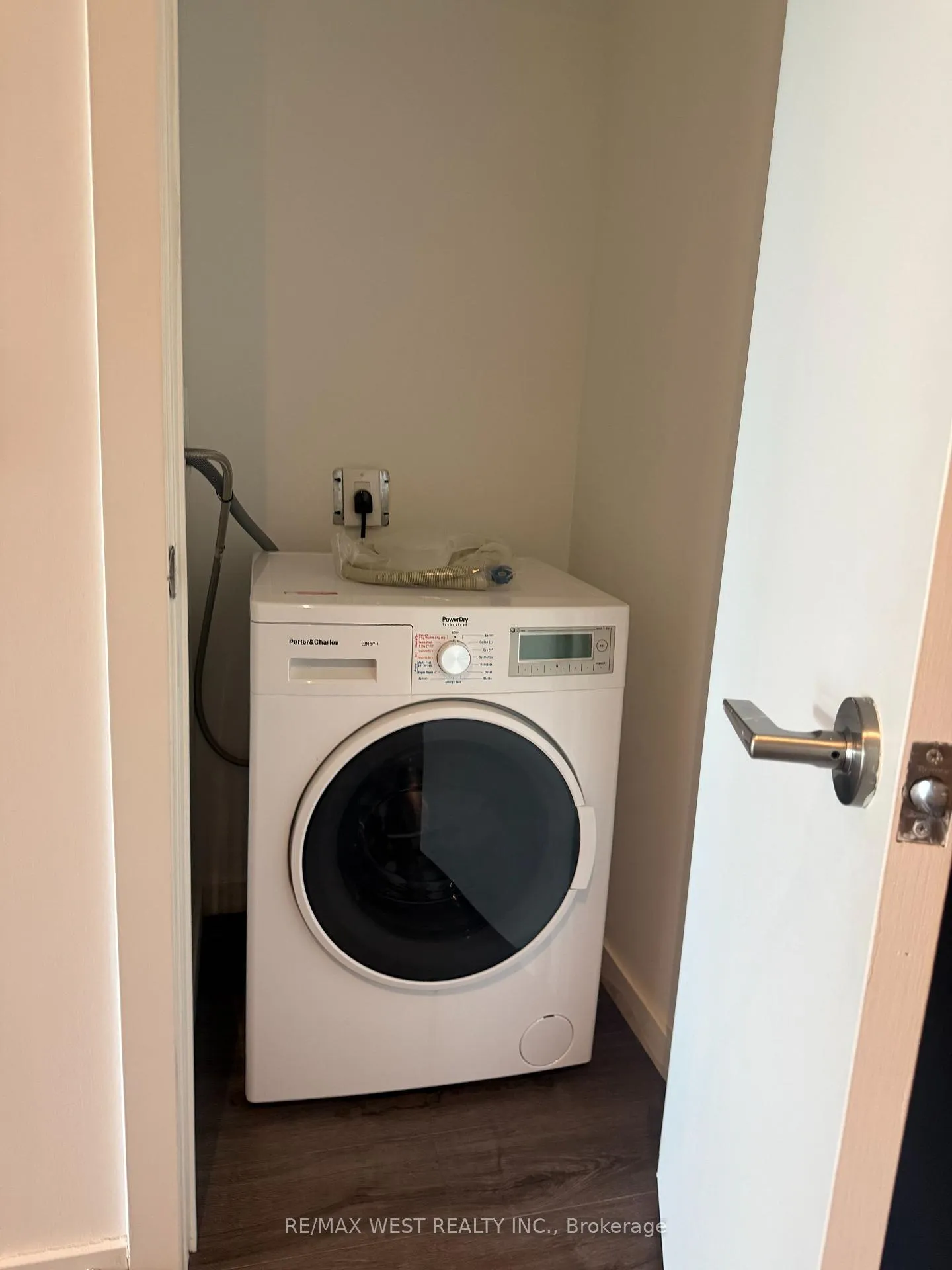 Photo 15 of Unit 407, 7 Smith Crescent, Etobicoke, Stonegate-Queensway — HOMEH