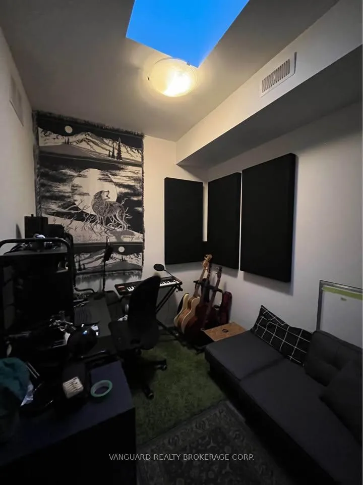 Photo 9 of Unit 3rd Floor, 984 Dovercourt Road, Toronto, Dovercourt-Wallace Emerson-Junction — HOMEH