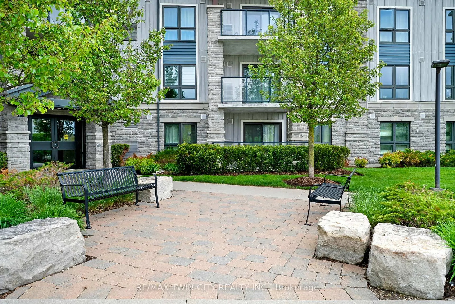 Photo 2 of Unit LL06, 50 Bryan Court, Kitchener, Grand River South — HOMEH