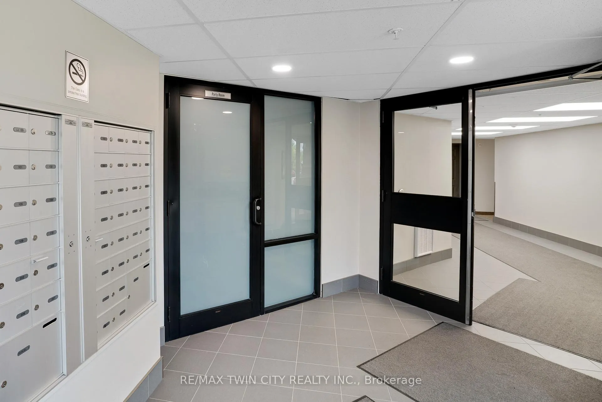 Photo 5 of Unit LL06, 50 Bryan Court, Kitchener, Grand River South — HOMEH