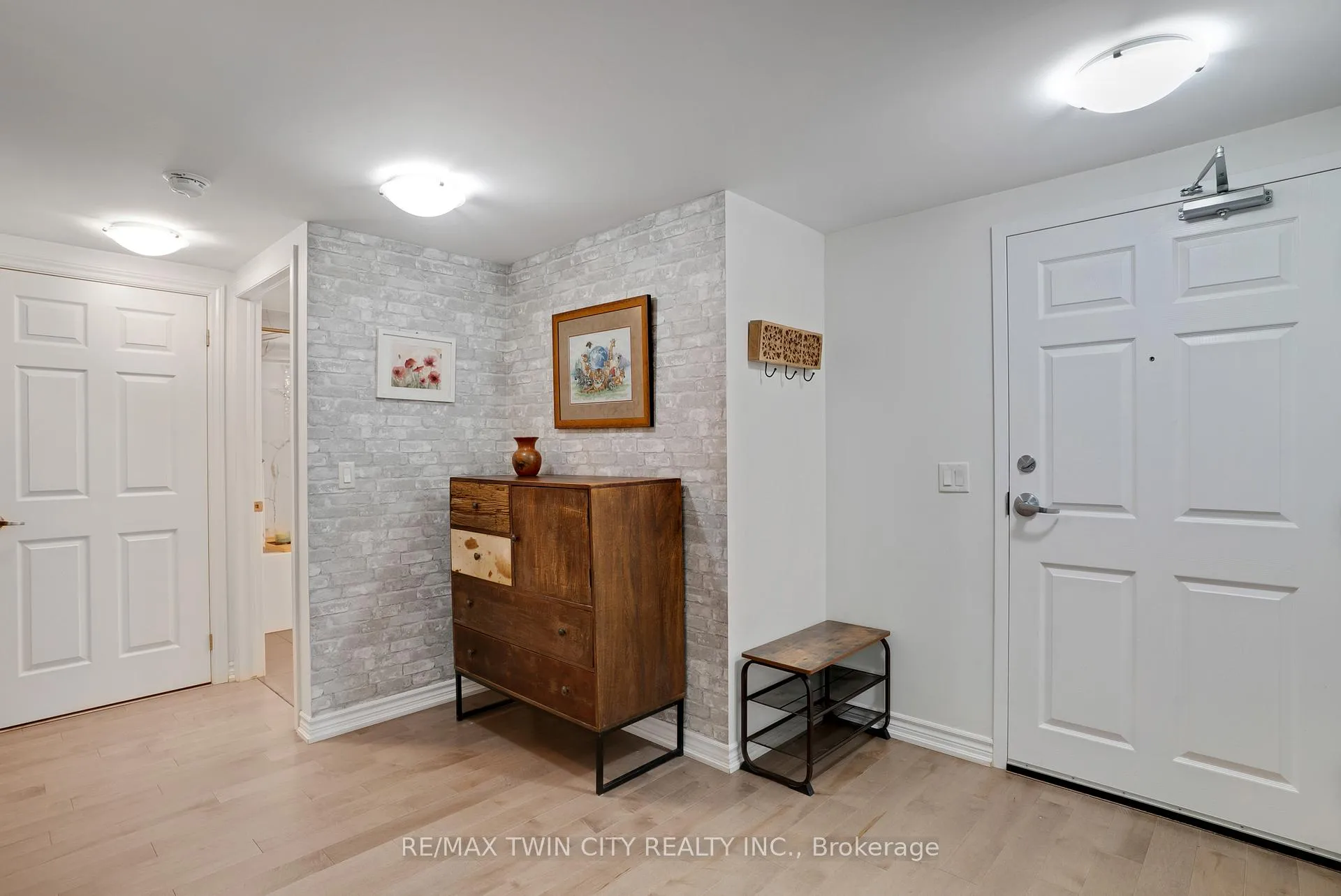 Photo 7 of Unit LL06, 50 Bryan Court, Kitchener, Grand River South — HOMEH