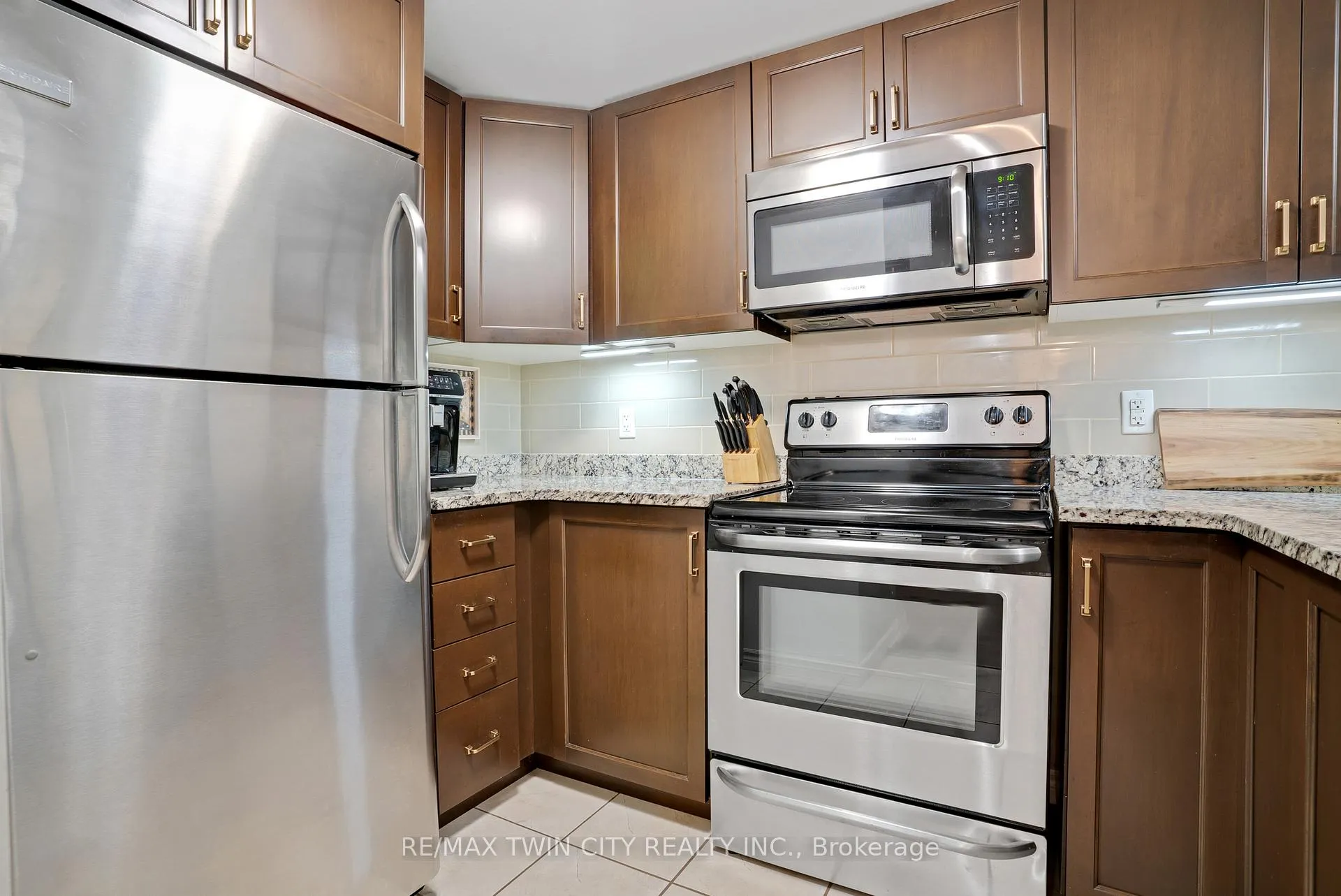 Photo 10 of Unit LL06, 50 Bryan Court, Kitchener, Grand River South — HOMEH