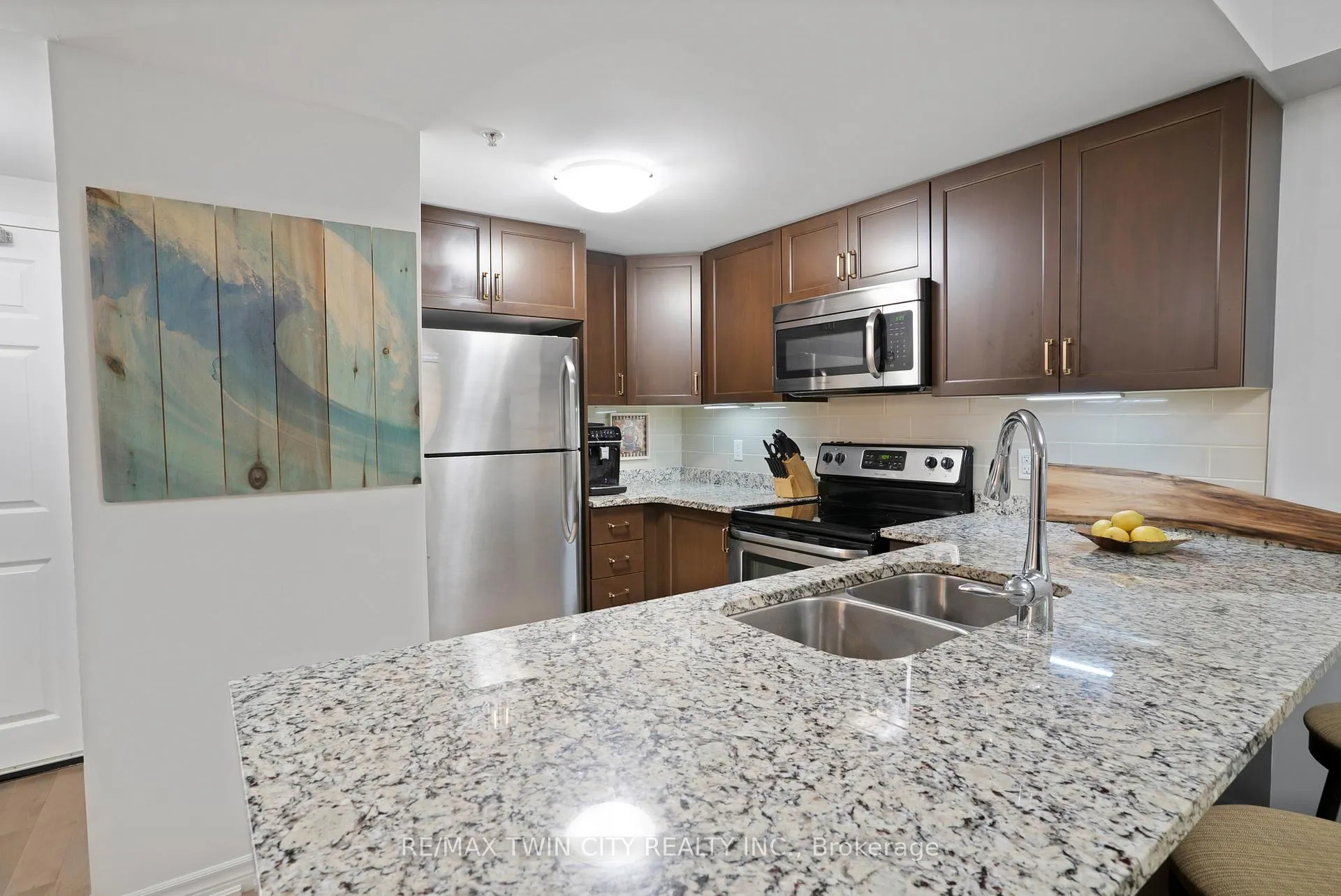 Photo 11 of Unit LL06, 50 Bryan Court, Kitchener, Grand River South — HOMEH