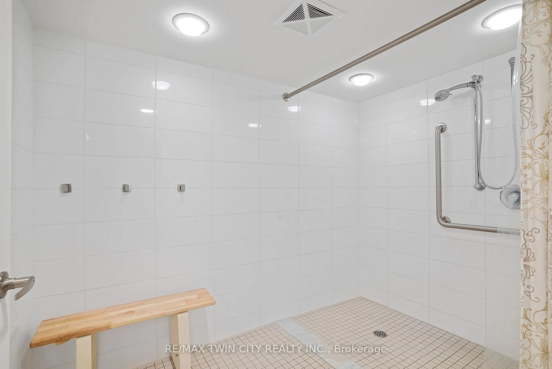 Photo 39 of Unit LL06, 50 Bryan Court, Kitchener, Grand River South — HOMEH