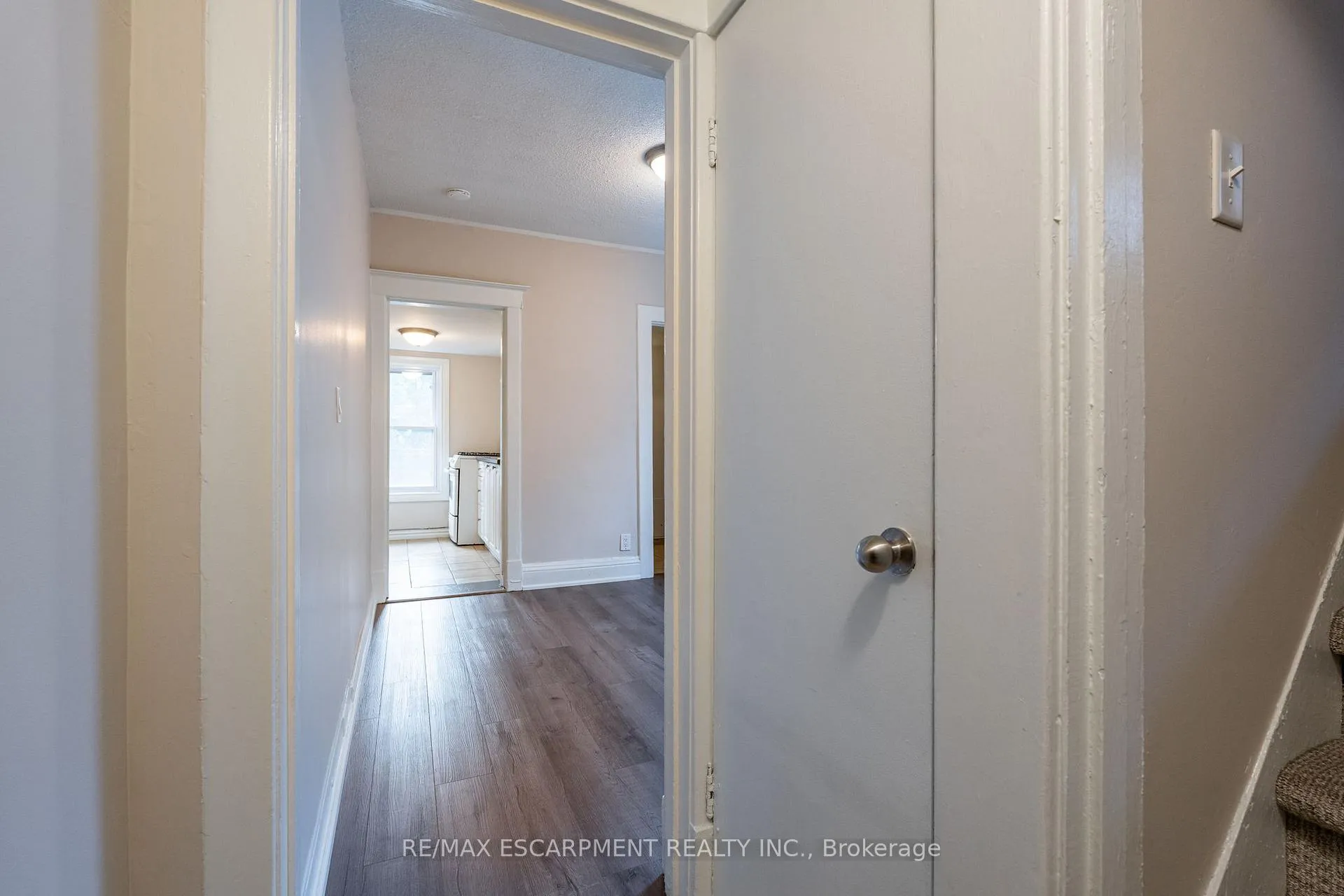 Photo 4 of Unit 3, 89 Carrick Avenue, Hamilton, Stipley — HOMEH
