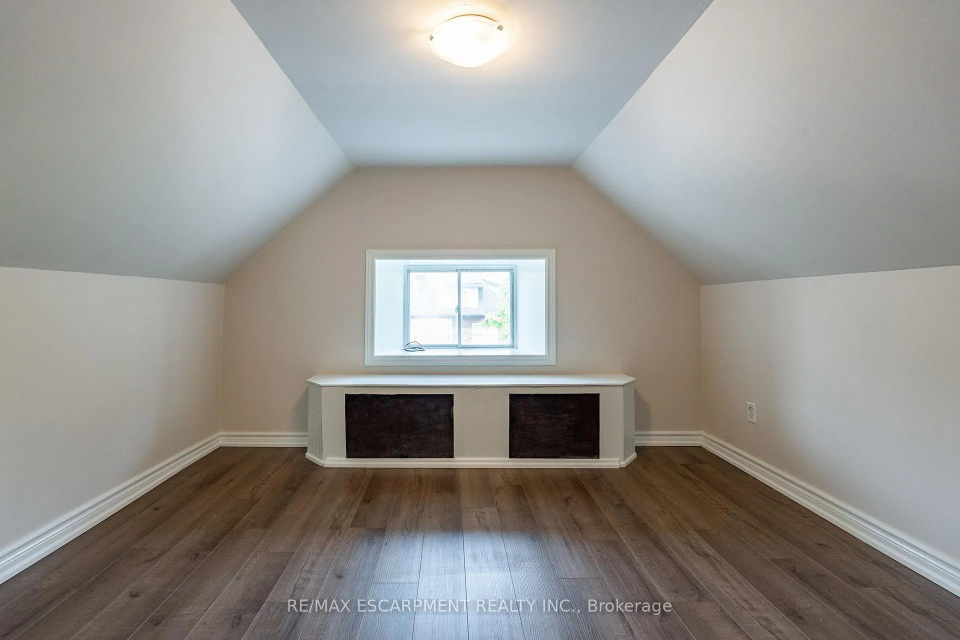Photo 13 of Unit 3, 89 Carrick Avenue, Hamilton, Stipley — HOMEH