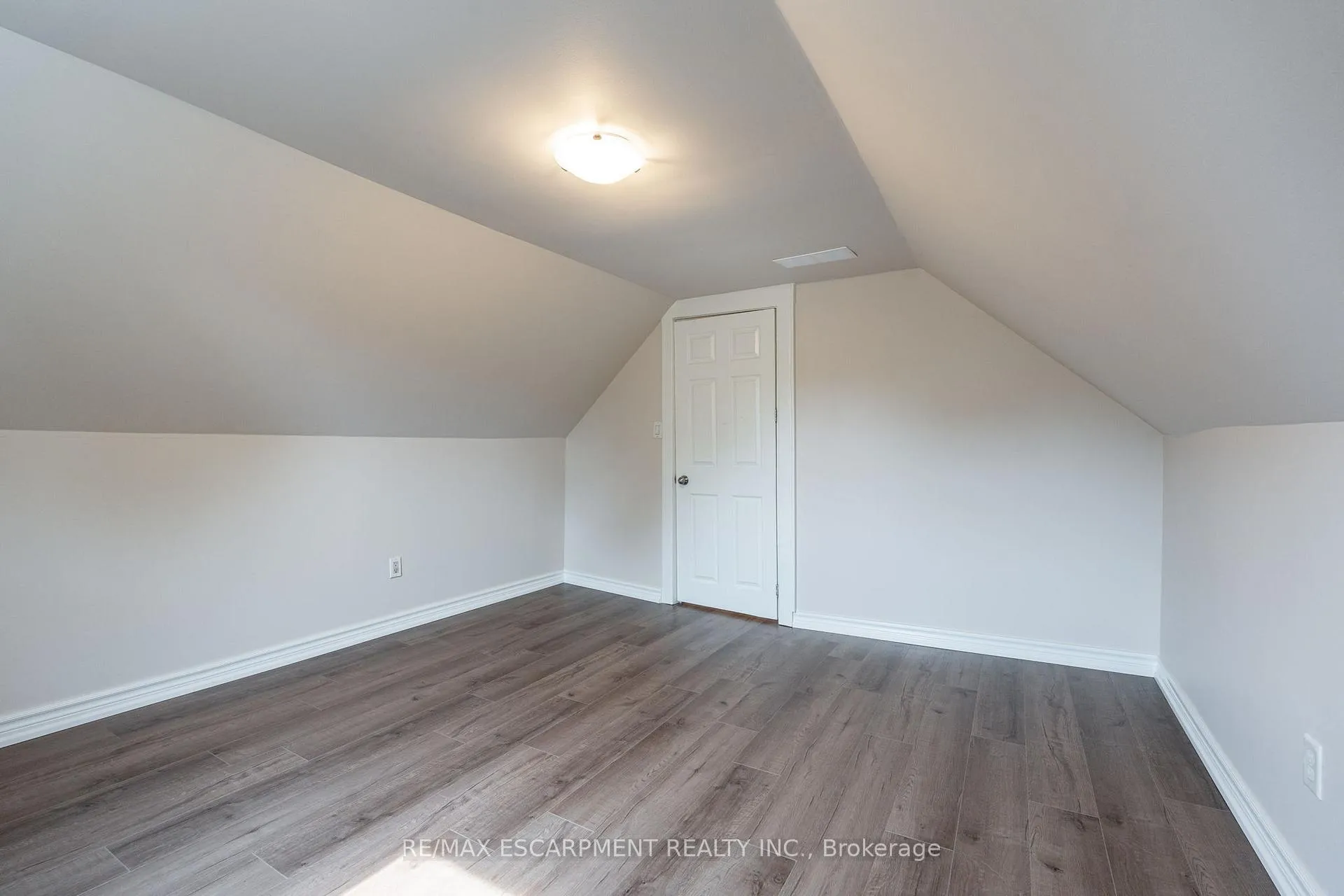 Photo 17 of Unit 3, 89 Carrick Avenue, Hamilton, Stipley — HOMEH