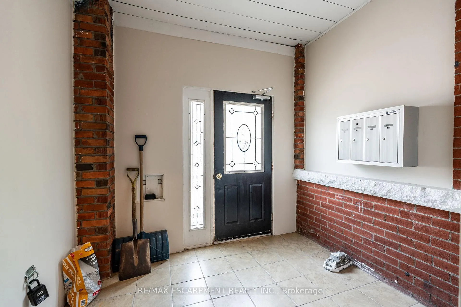 Photo 24 of Unit 3, 89 Carrick Avenue, Hamilton, Stipley — HOMEH