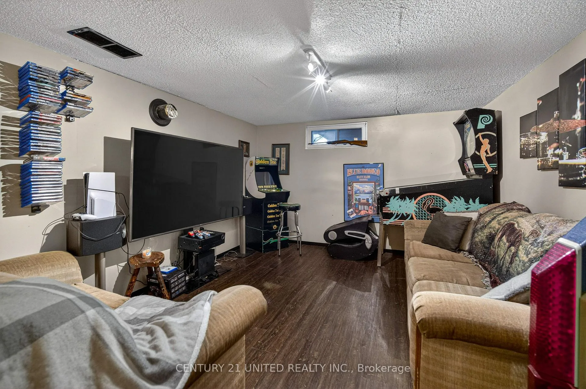 Photo 16 of 794 Foxe Street, Peterborough, Northcrest Ward 5 — HOMEH