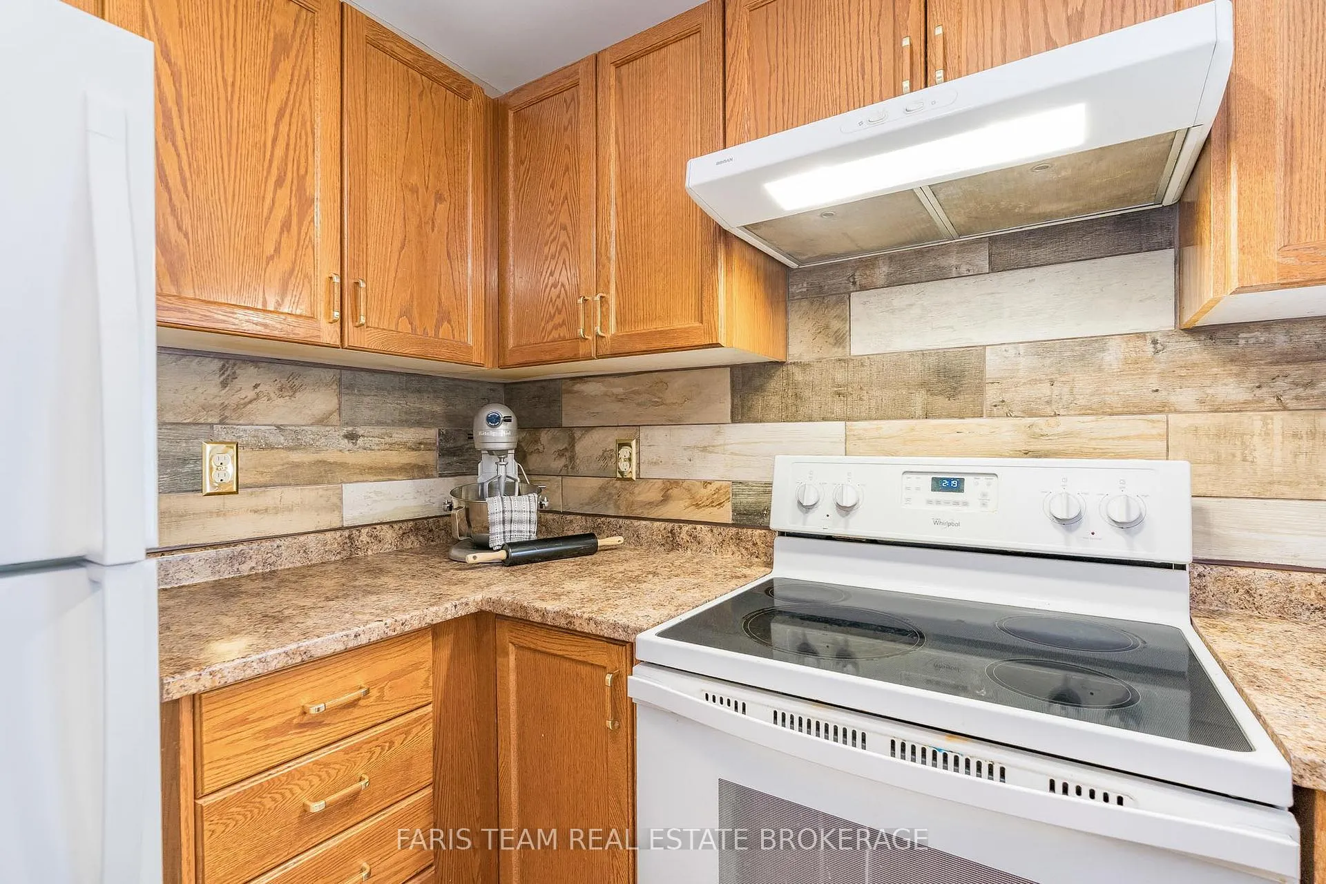 Photo 6 of 1006 Leslie Drive, Innisfil, Alcona — HOMEH