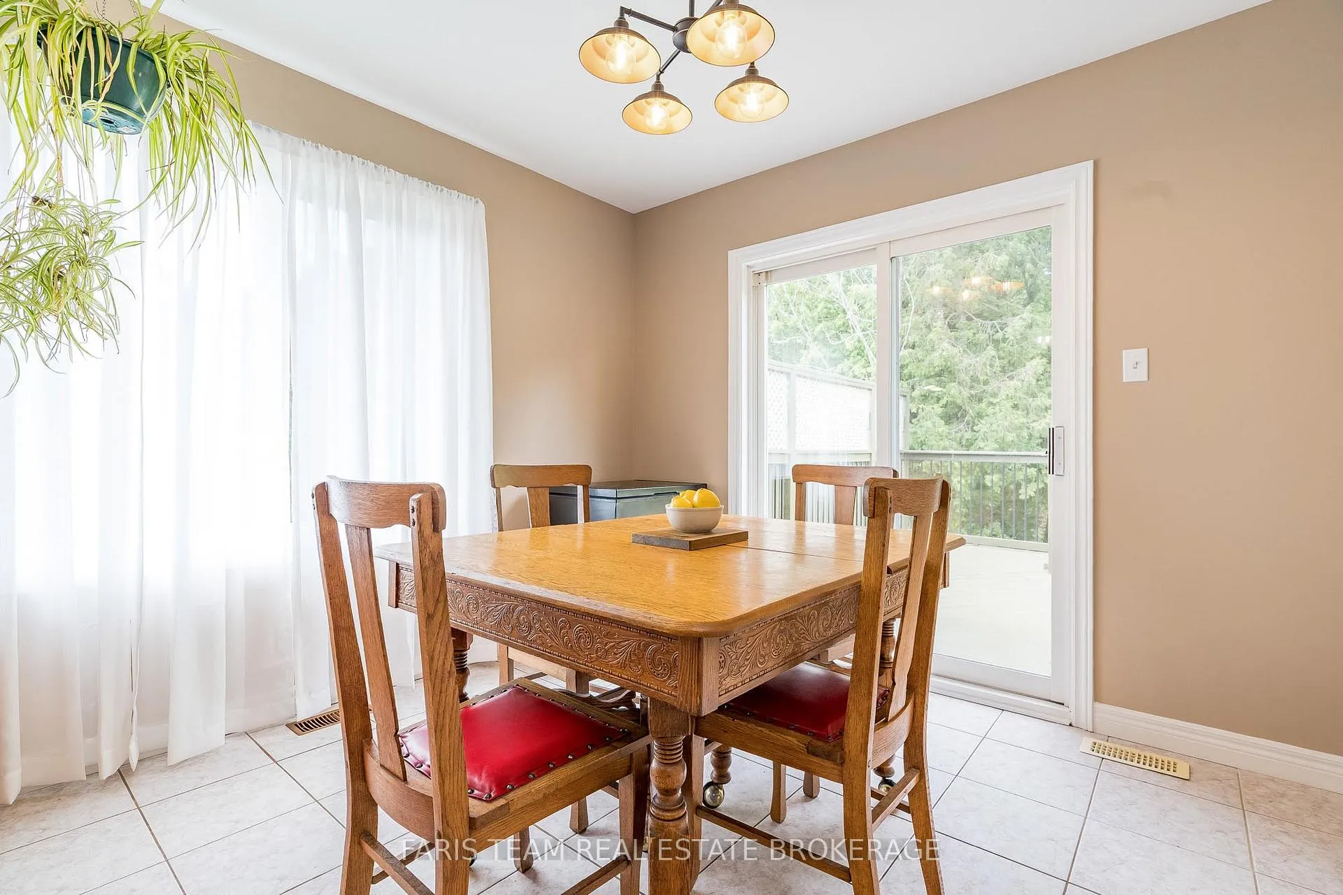 Photo 8 of 1006 Leslie Drive, Innisfil, Alcona — HOMEH