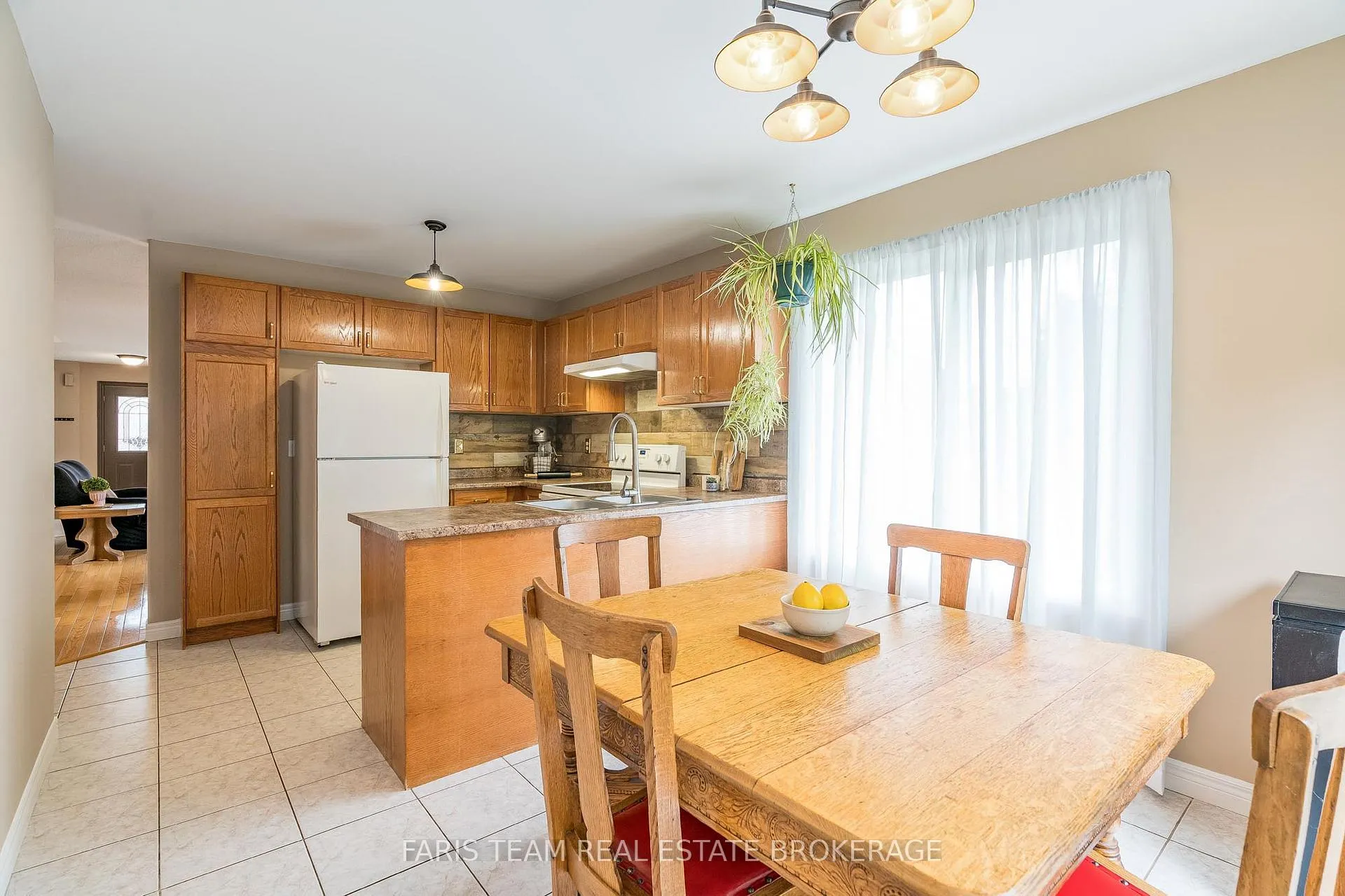 Photo 9 of 1006 Leslie Drive, Innisfil, Alcona — HOMEH