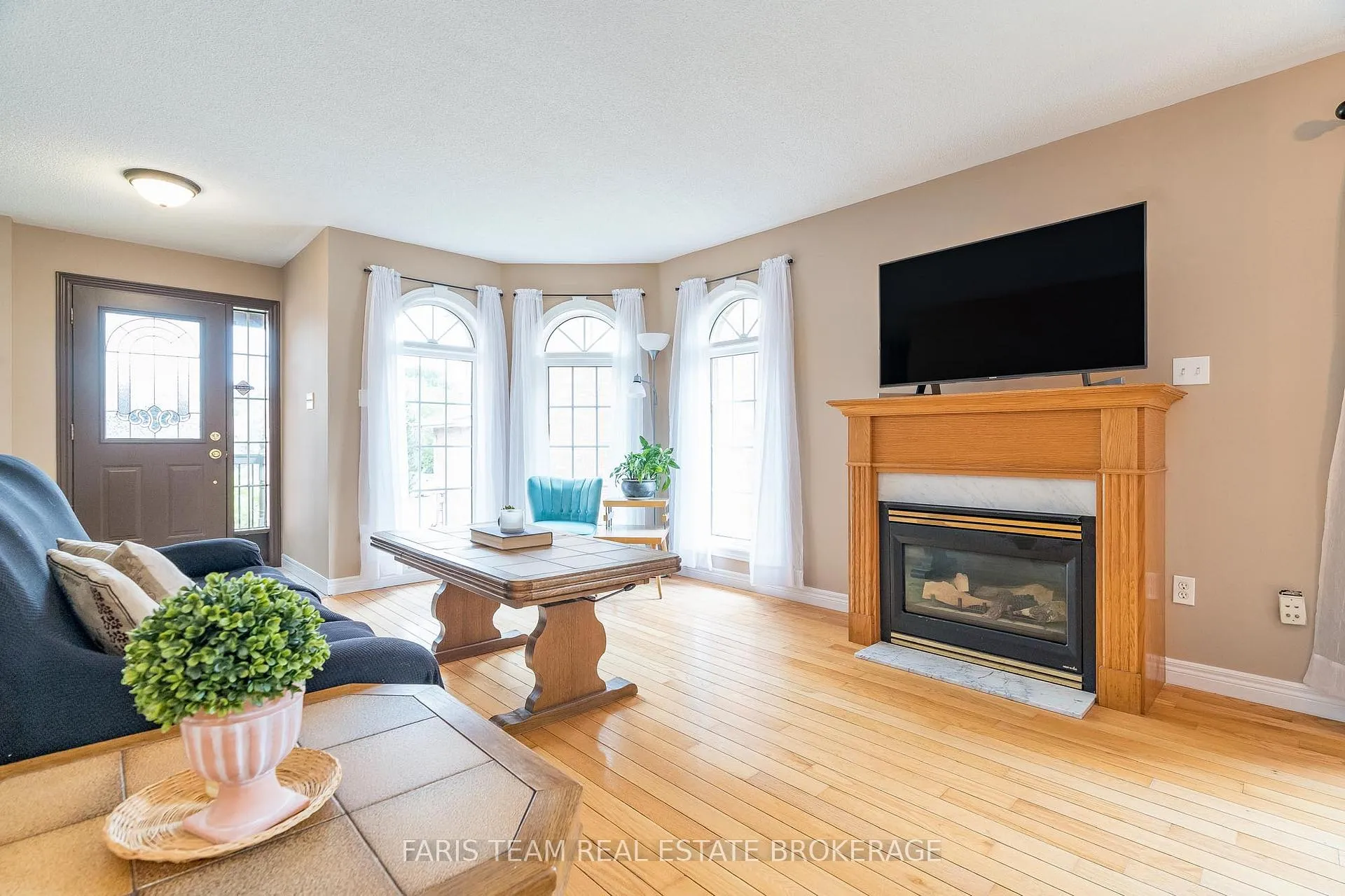 Photo 11 of 1006 Leslie Drive, Innisfil, Alcona — HOMEH
