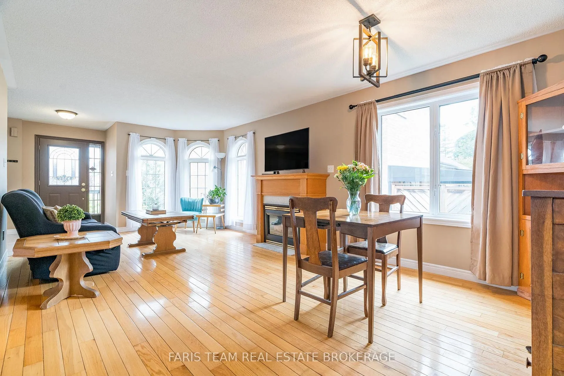 Photo 15 of 1006 Leslie Drive, Innisfil, Alcona — HOMEH