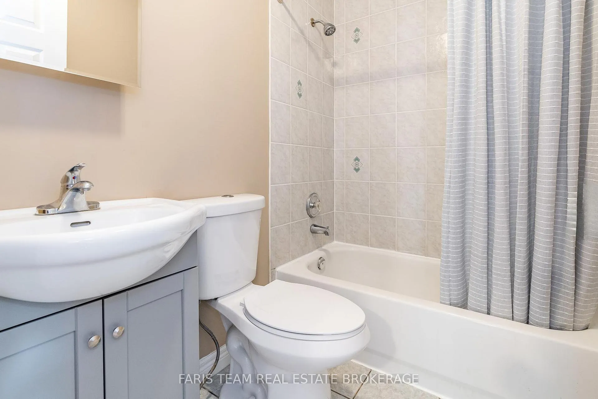 Photo 21 of 1006 Leslie Drive, Innisfil, Alcona — HOMEH