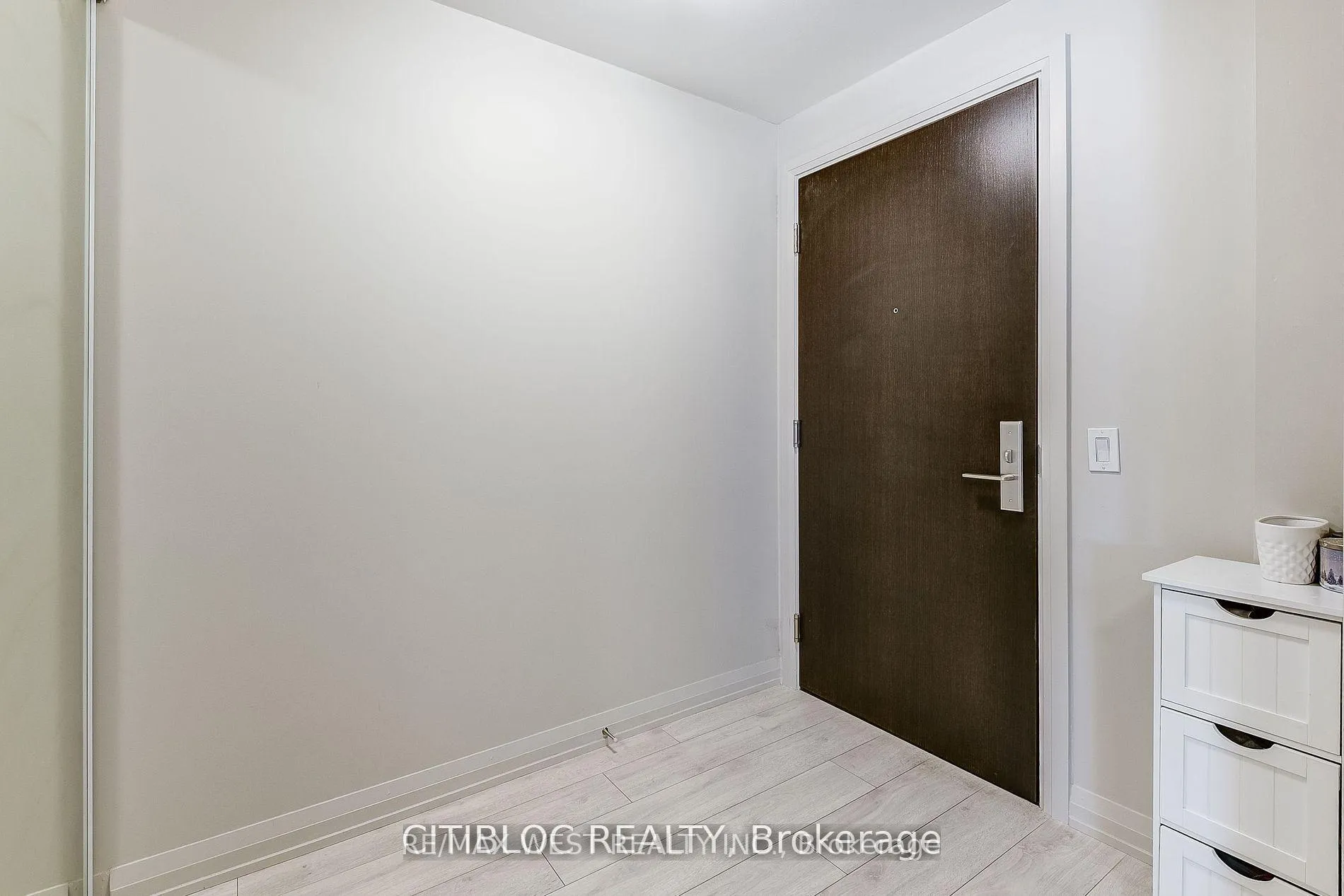 Photo 4 of Unit 1408, 9000 Jane Street, Vaughan, Concord — HOMEH