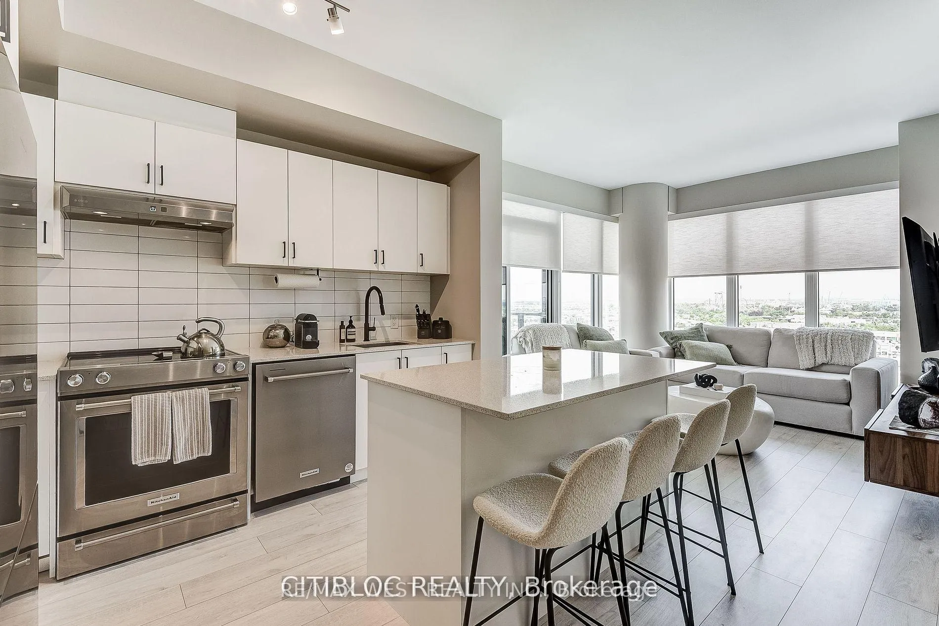 Photo 7 of Unit 1408, 9000 Jane Street, Vaughan, Concord — HOMEH