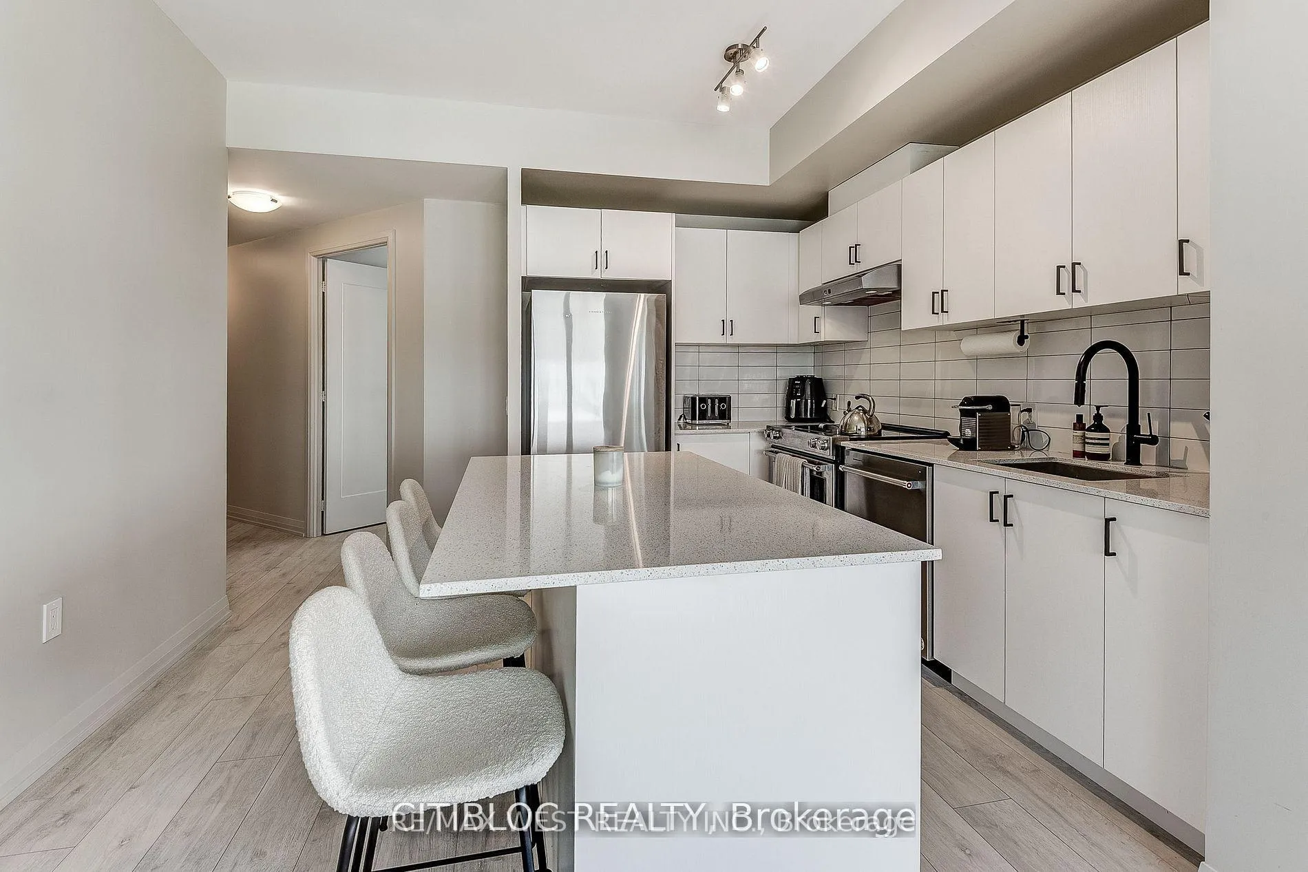 Photo 9 of Unit 1408, 9000 Jane Street, Vaughan, Concord — HOMEH