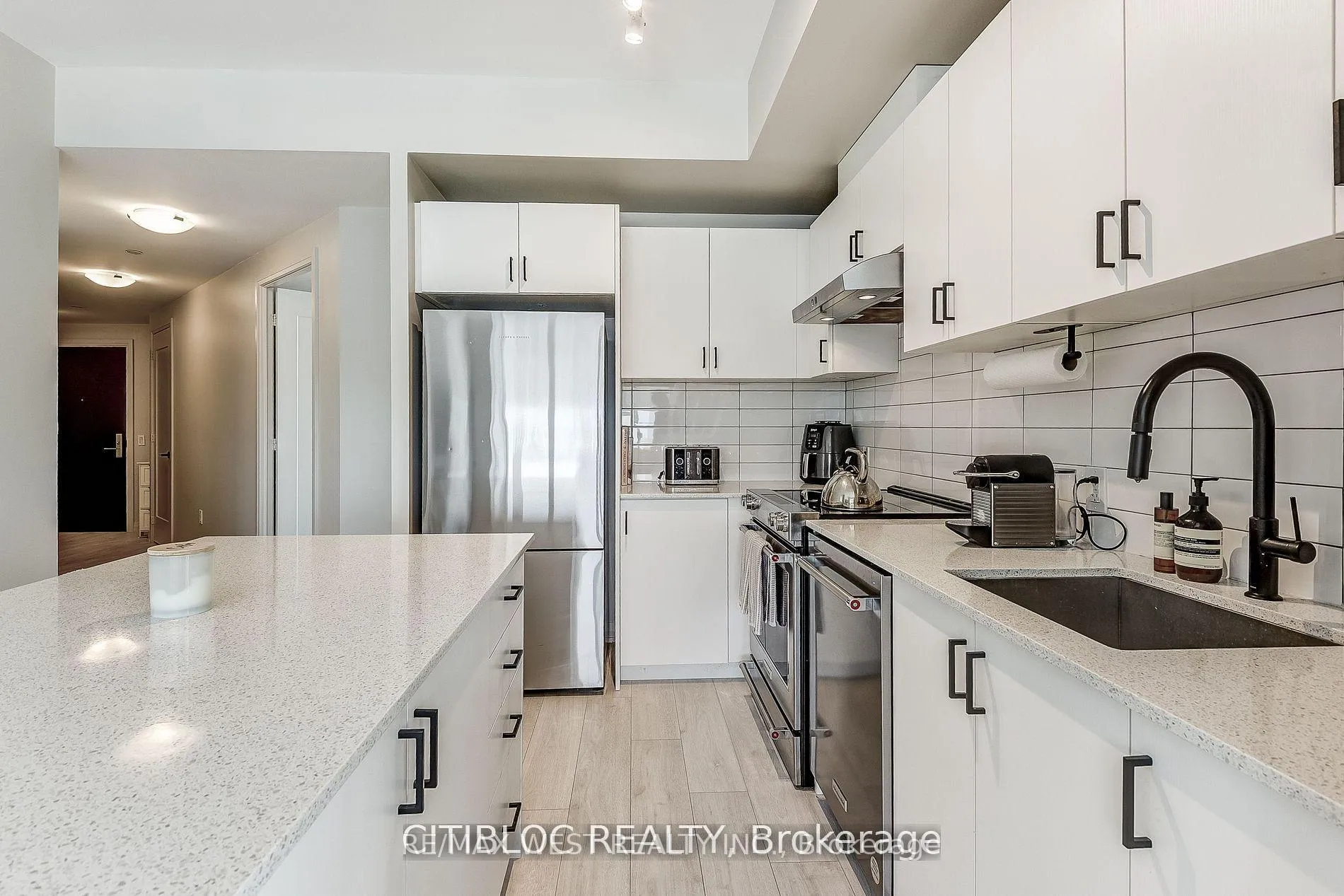 Photo 10 of Unit 1408, 9000 Jane Street, Vaughan, Concord — HOMEH