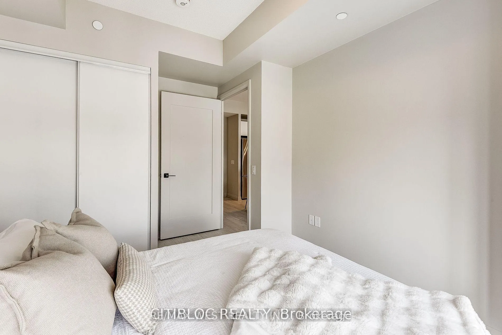 Photo 19 of Unit 1408, 9000 Jane Street, Vaughan, Concord — HOMEH