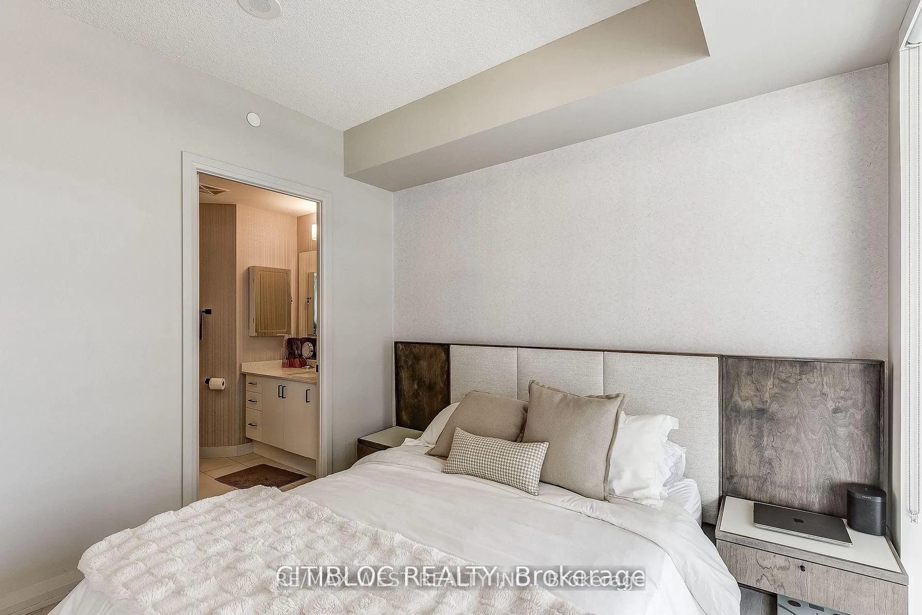 Photo 21 of Unit 1408, 9000 Jane Street, Vaughan, Concord — HOMEH