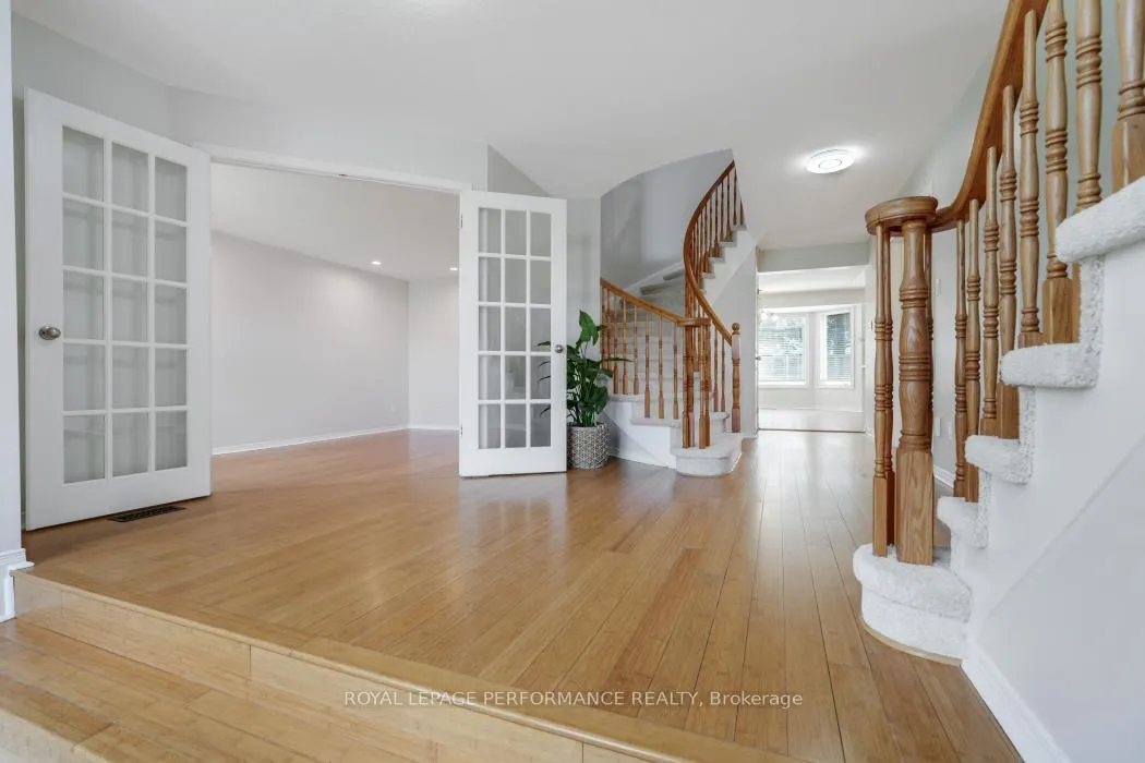 Photo 5 of 846 Montcrest Drive, Ottawa, Fallingbrook/Ridgemount — HOMEH