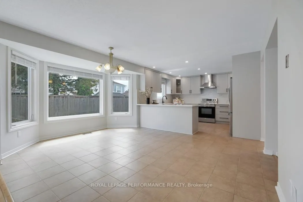 Photo 15 of 846 Montcrest Drive, Ottawa, Fallingbrook/Ridgemount — HOMEH