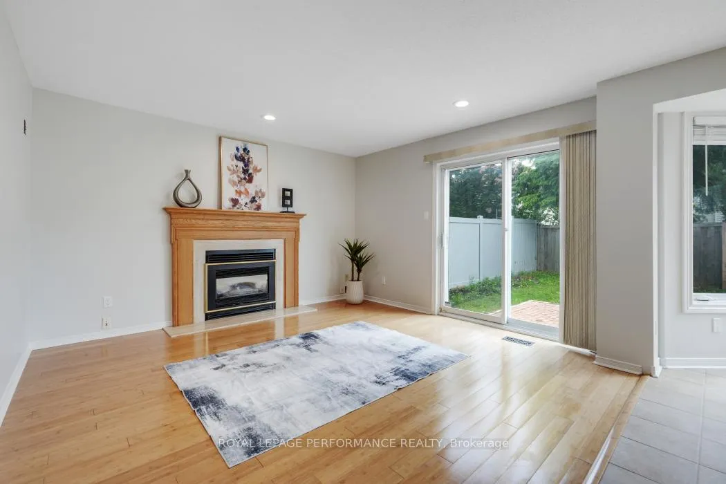 Photo 16 of 846 Montcrest Drive, Ottawa, Fallingbrook/Ridgemount — HOMEH