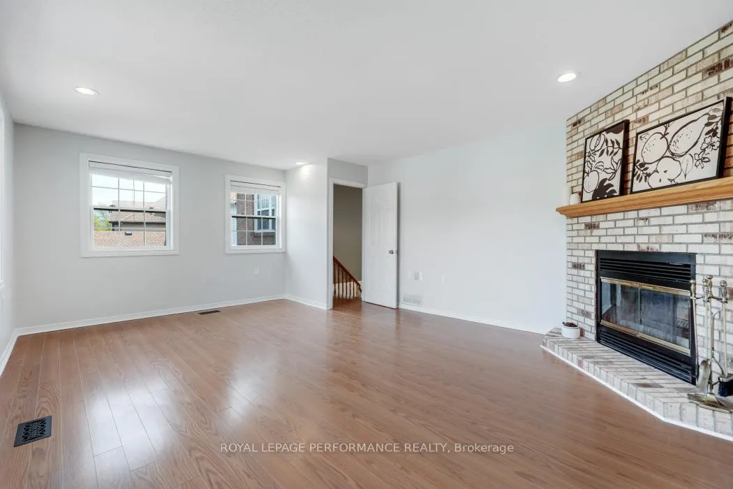 Photo 23 of 846 Montcrest Drive, Ottawa, Fallingbrook/Ridgemount — HOMEH