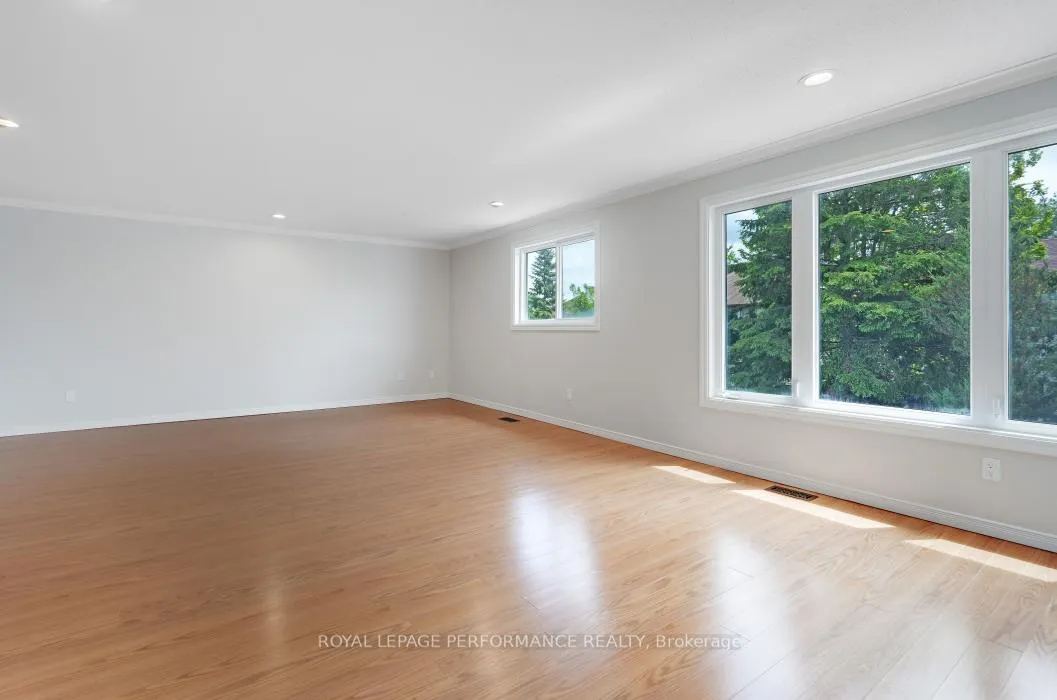 Photo 24 of 846 Montcrest Drive, Ottawa, Fallingbrook/Ridgemount — HOMEH