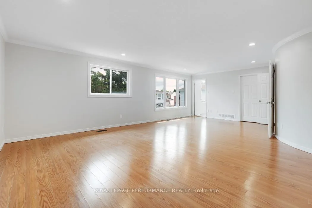Photo 26 of 846 Montcrest Drive, Ottawa, Fallingbrook/Ridgemount — HOMEH