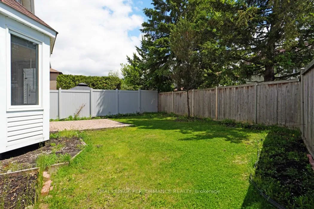 Photo 40 of 846 Montcrest Drive, Ottawa, Fallingbrook/Ridgemount — HOMEH