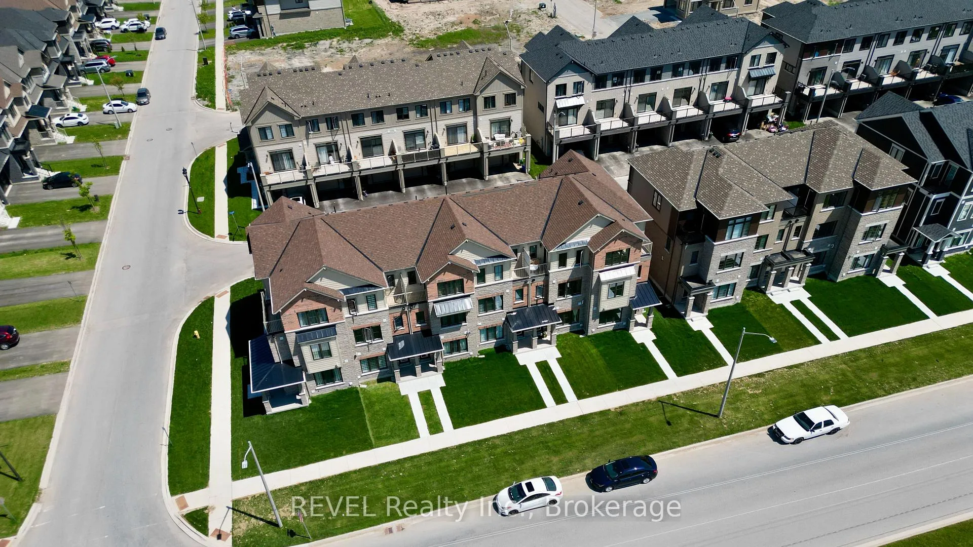 Photo 2 of 11 Lilac Lane, Thorold, Hurricane/Merrittville — HOMEH