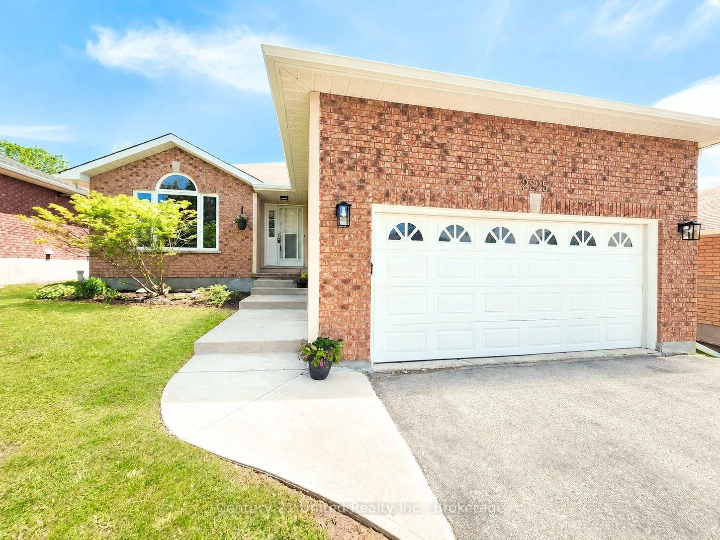 Photo 3 of 2225 Lorraine Drive, Peterborough, Northcrest Ward 5 — HOMEH