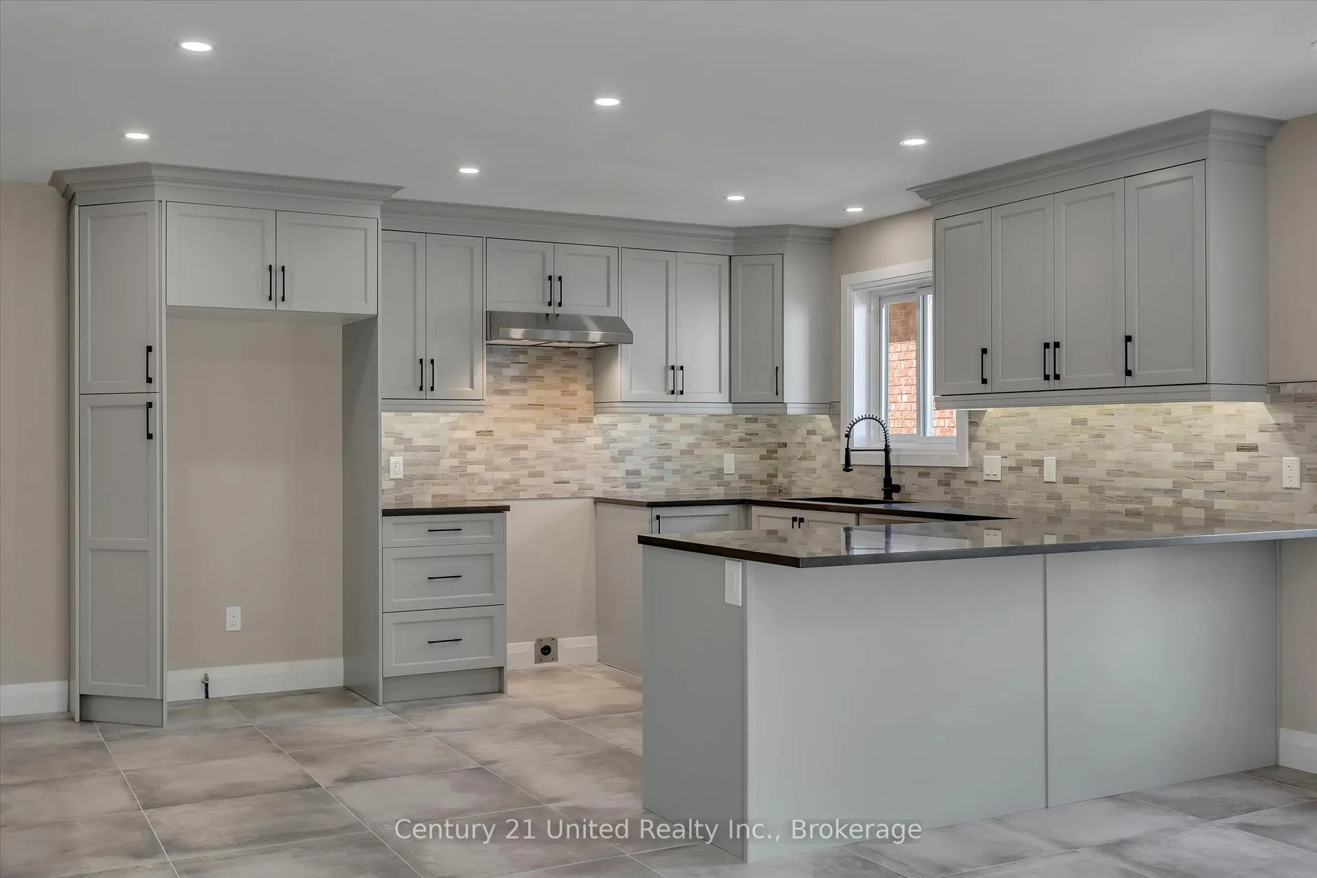 Photo 10 of 2225 Lorraine Drive, Peterborough, Northcrest Ward 5 — HOMEH