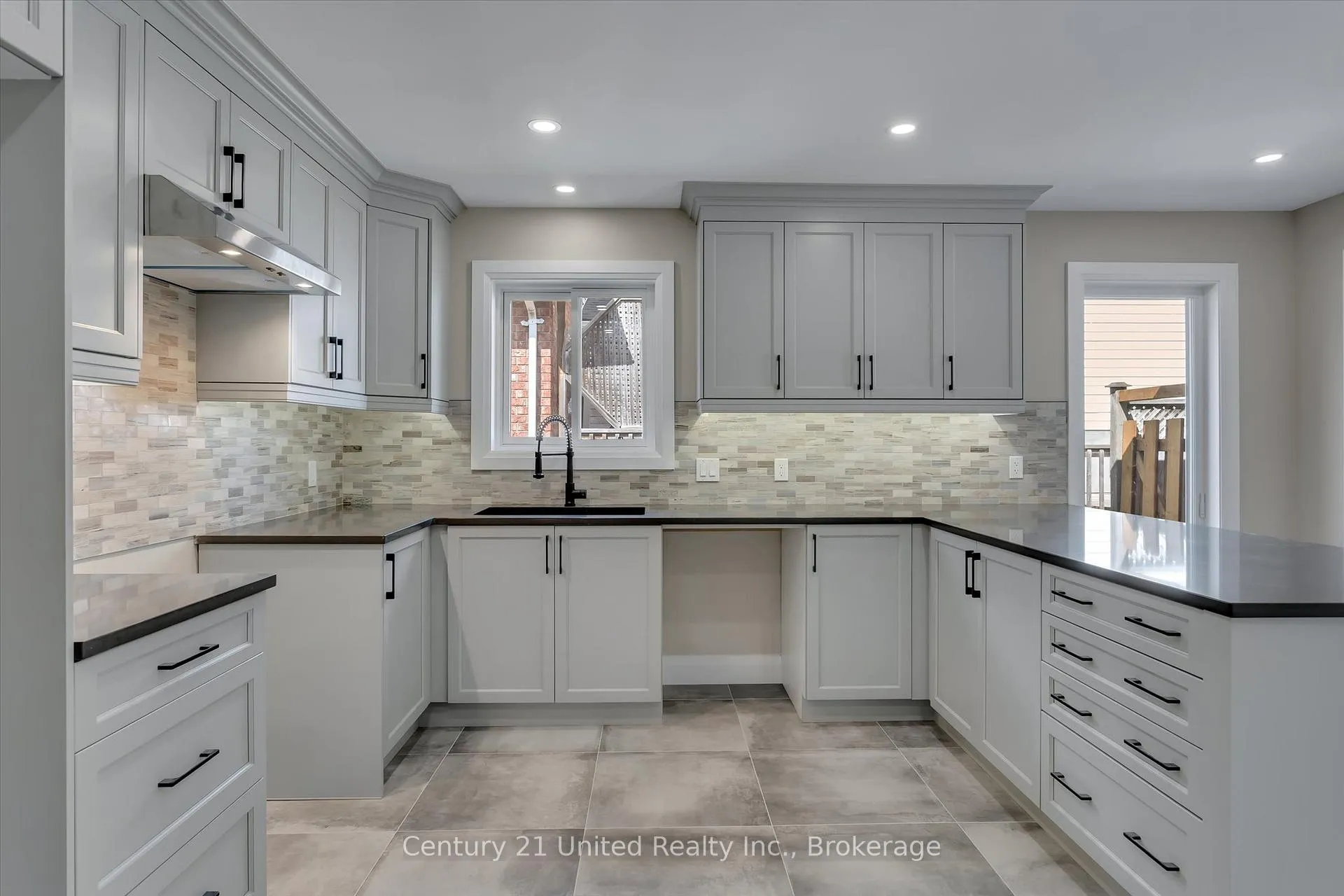 Photo 12 of 2225 Lorraine Drive, Peterborough, Northcrest Ward 5 — HOMEH