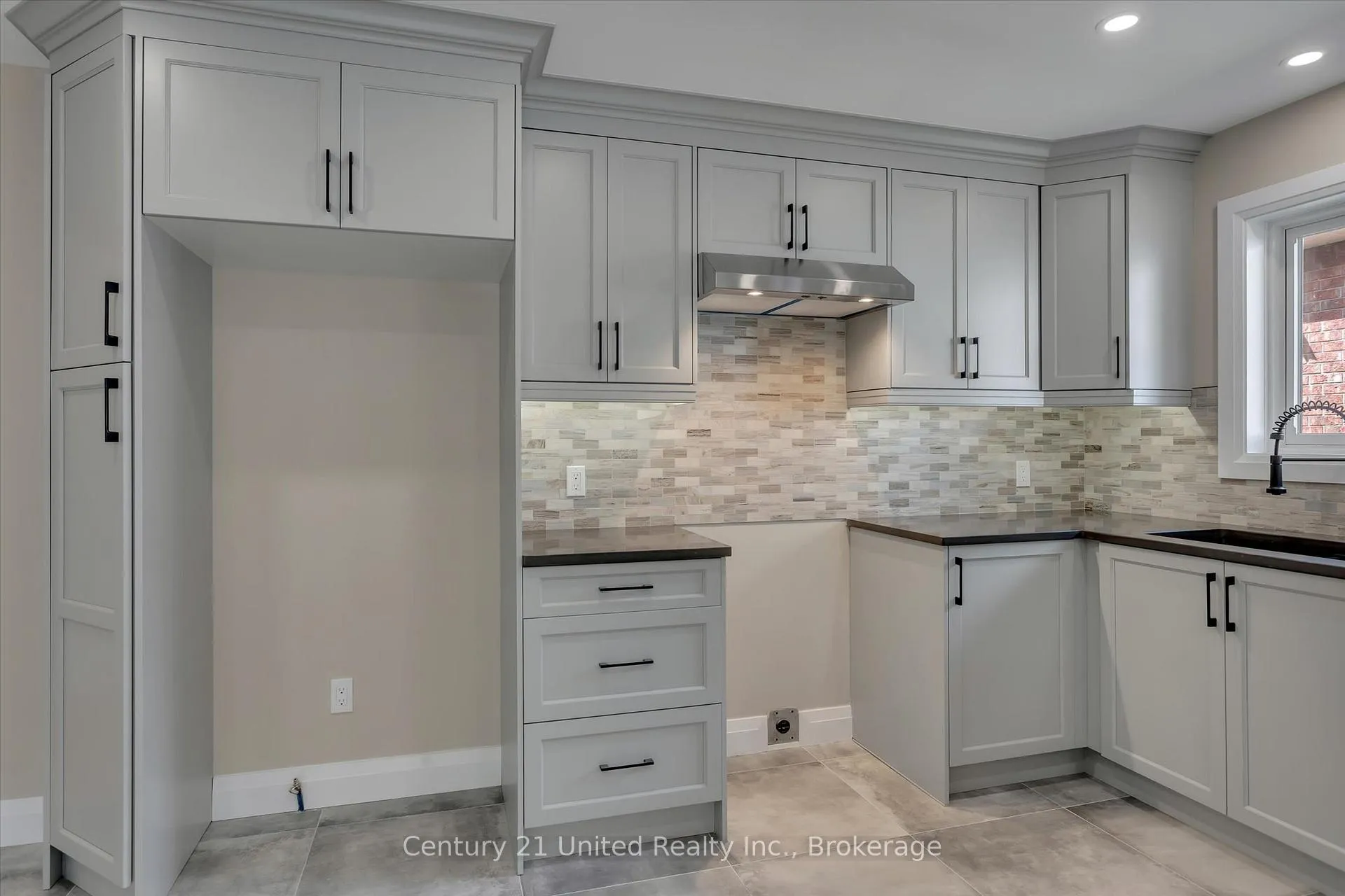 Photo 13 of 2225 Lorraine Drive, Peterborough, Northcrest Ward 5 — HOMEH