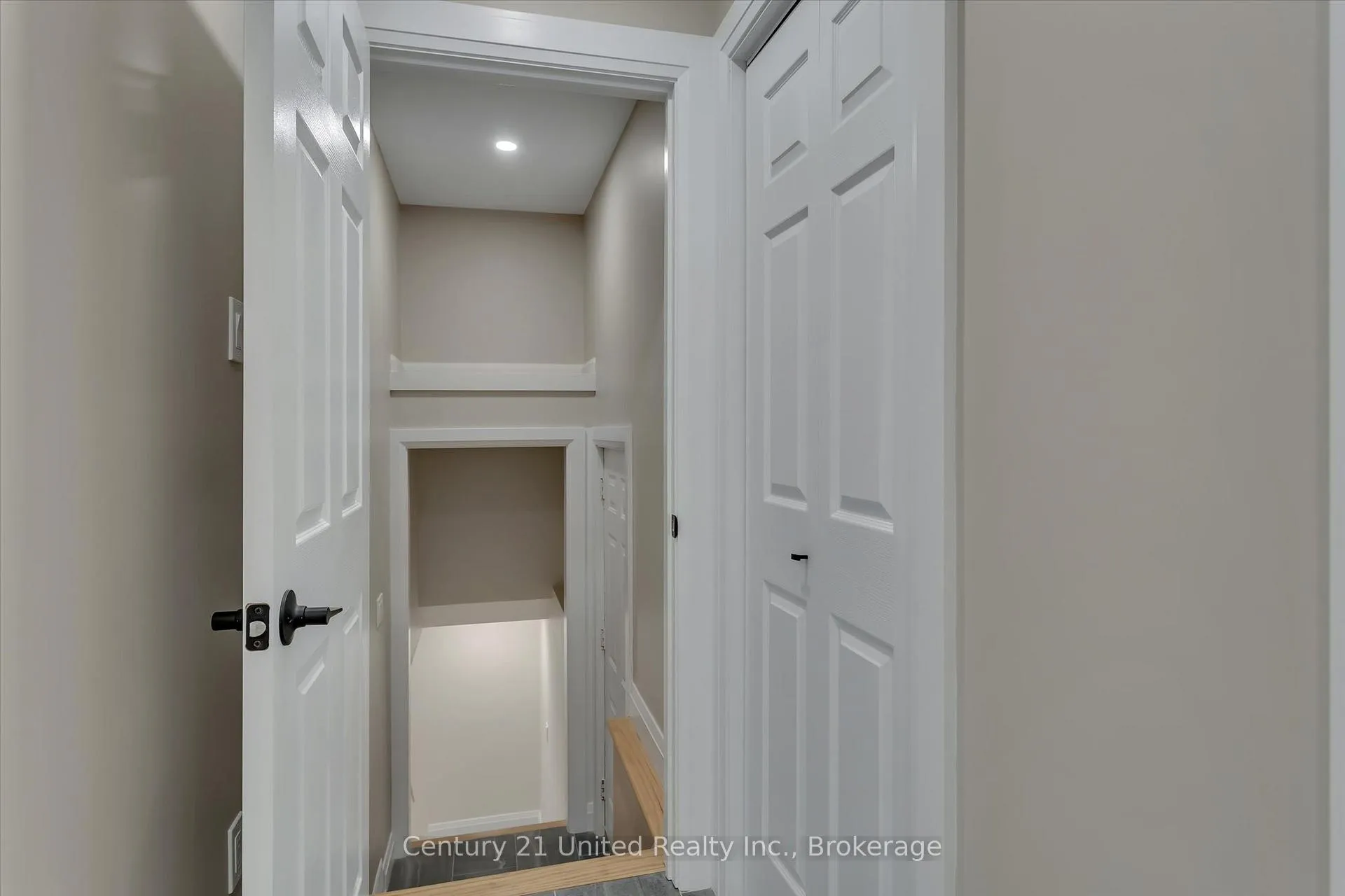 Photo 33 of 2225 Lorraine Drive, Peterborough, Northcrest Ward 5 — HOMEH
