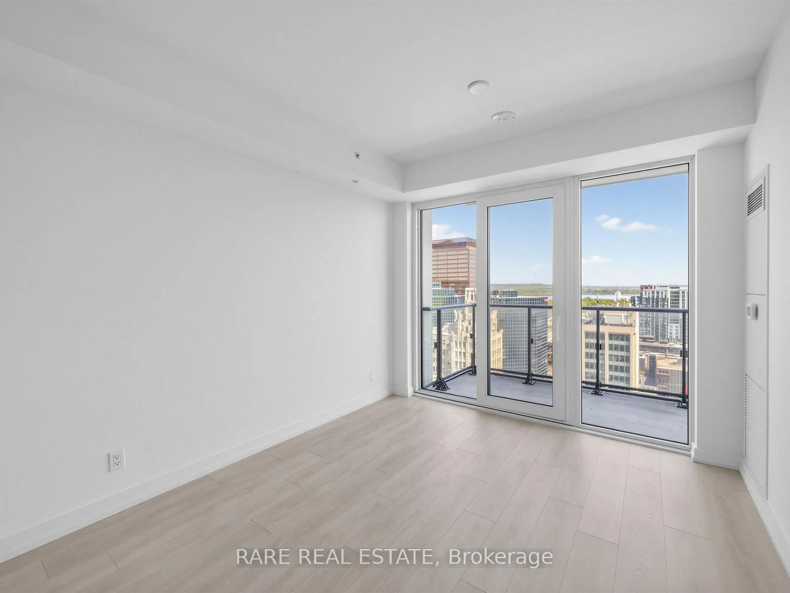 Photo 5 of Unit 2104, 75 James Street, Hamilton, Corktown — HOMEH