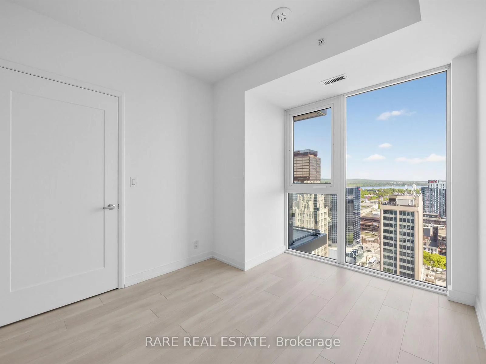 Photo 9 of Unit 2104, 75 James Street, Hamilton, Corktown — HOMEH