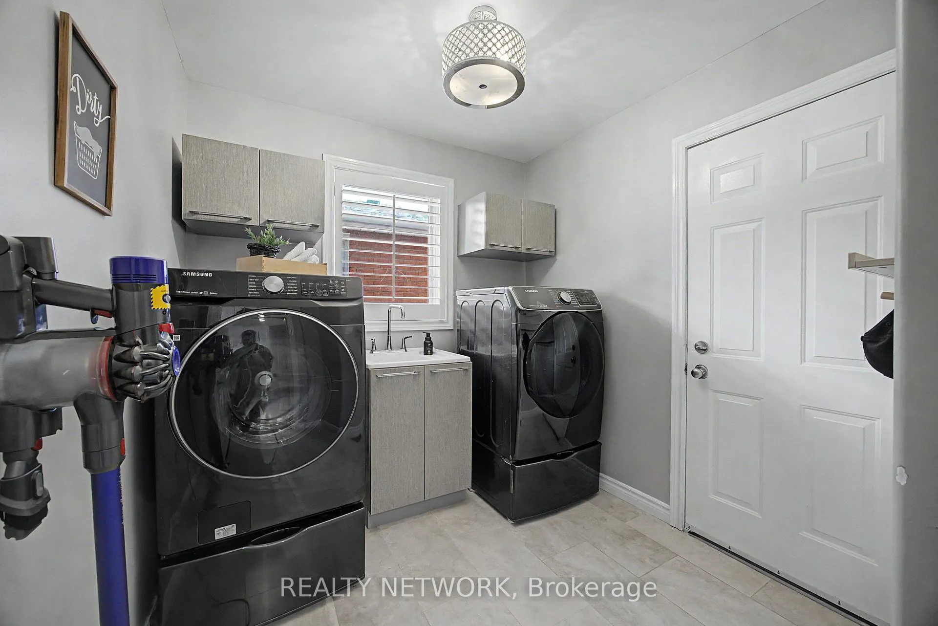 Photo 23 of 34 Highbury Drive, Hamilton, Stoney Creek Mountain — HOMEH