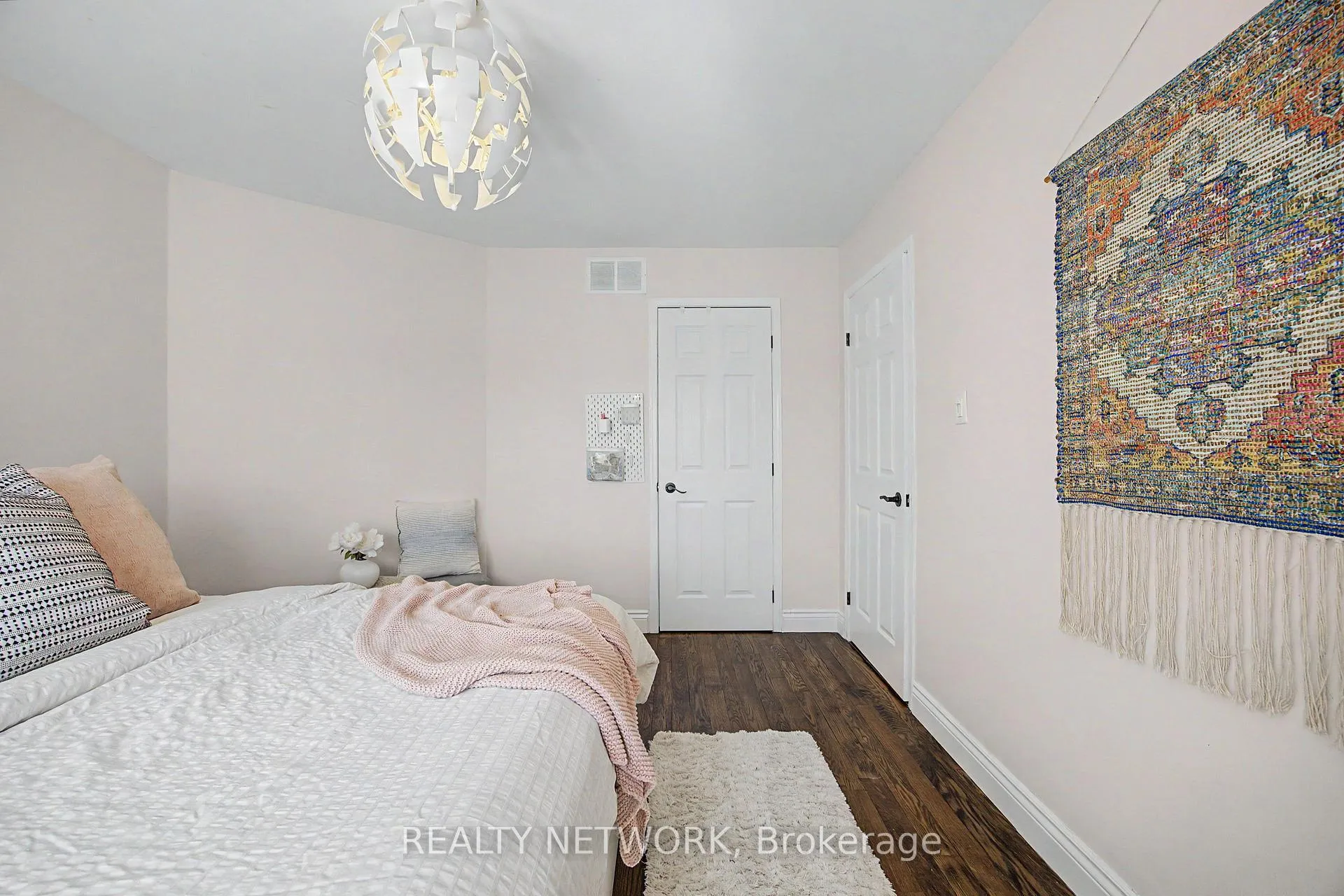 Photo 33 of 34 Highbury Drive, Hamilton, Stoney Creek Mountain — HOMEH
