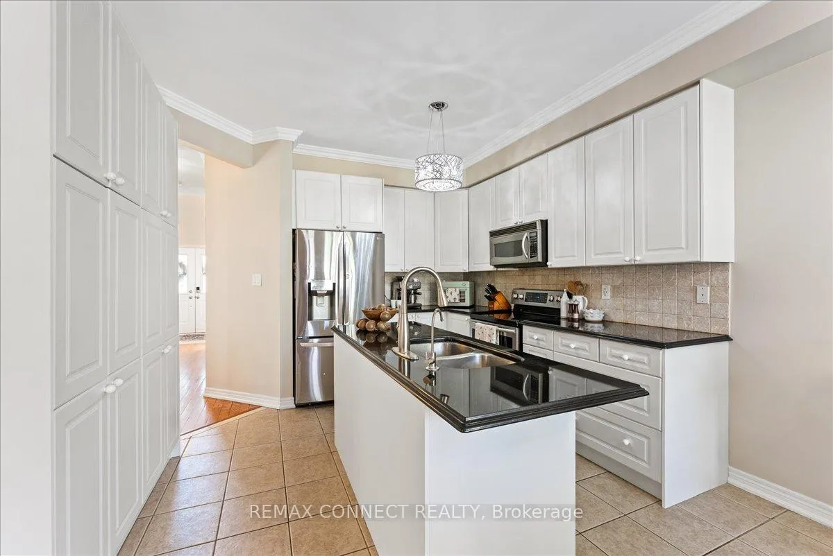 Photo 11 of 67 Cranborne Crescent, Whitby, Brooklin — HOMEH