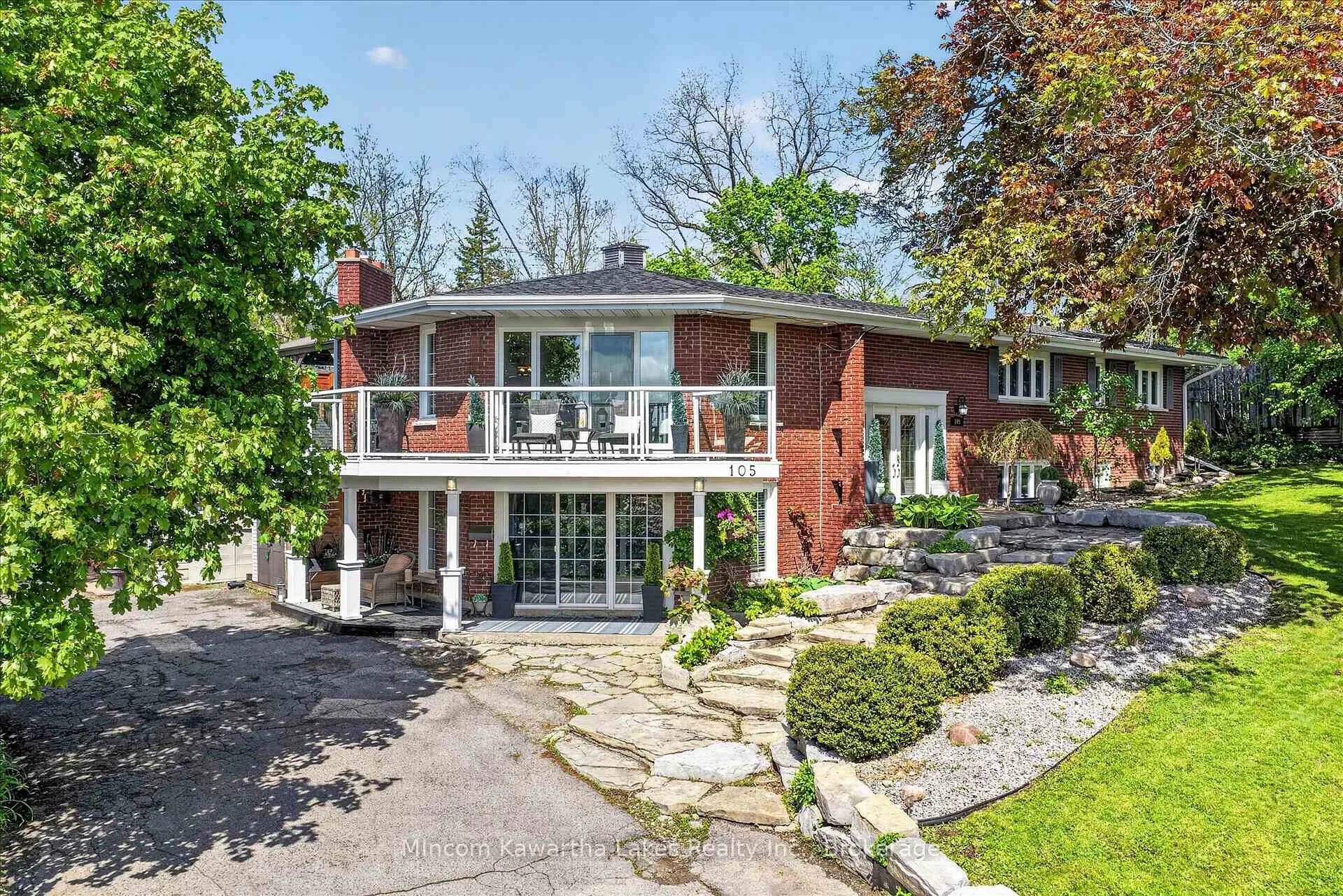 Front of 105 Ridgewood Road