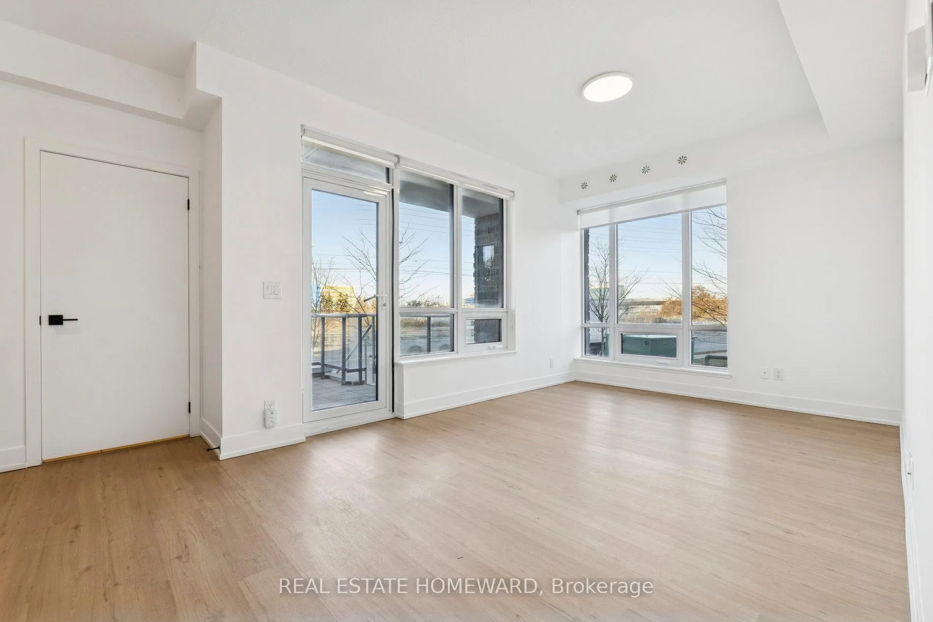 Photo 6 of Unit 21, 1245 Bayly Street, Pickering, Bay Ridges — HOMEH