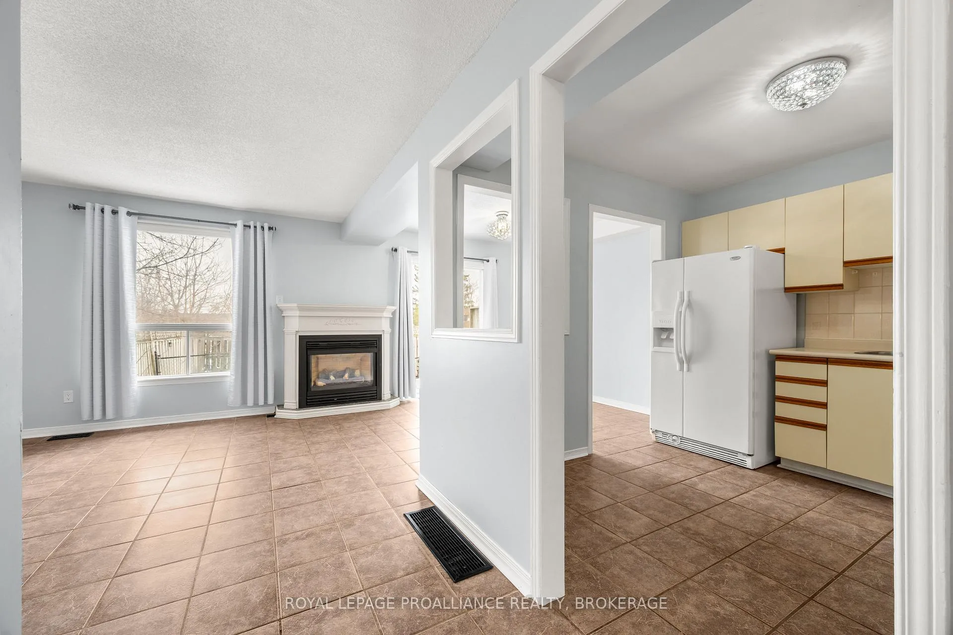 Photo 6 of 81 Rose Abbey Drive, Kingston, Kingston East (Incl Barret Crt) — HOMEH