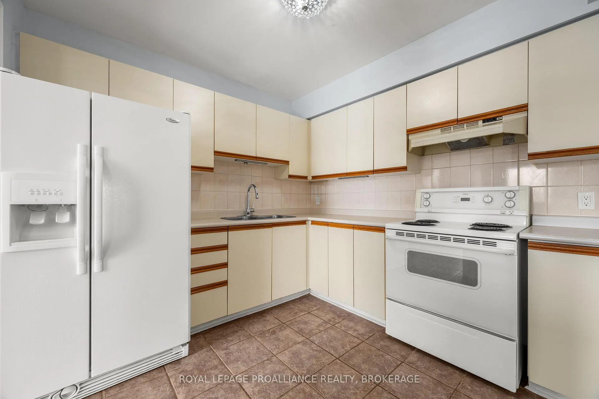 Photo 14 of 81 Rose Abbey Drive, Kingston, Kingston East (Incl Barret Crt) — HOMEH