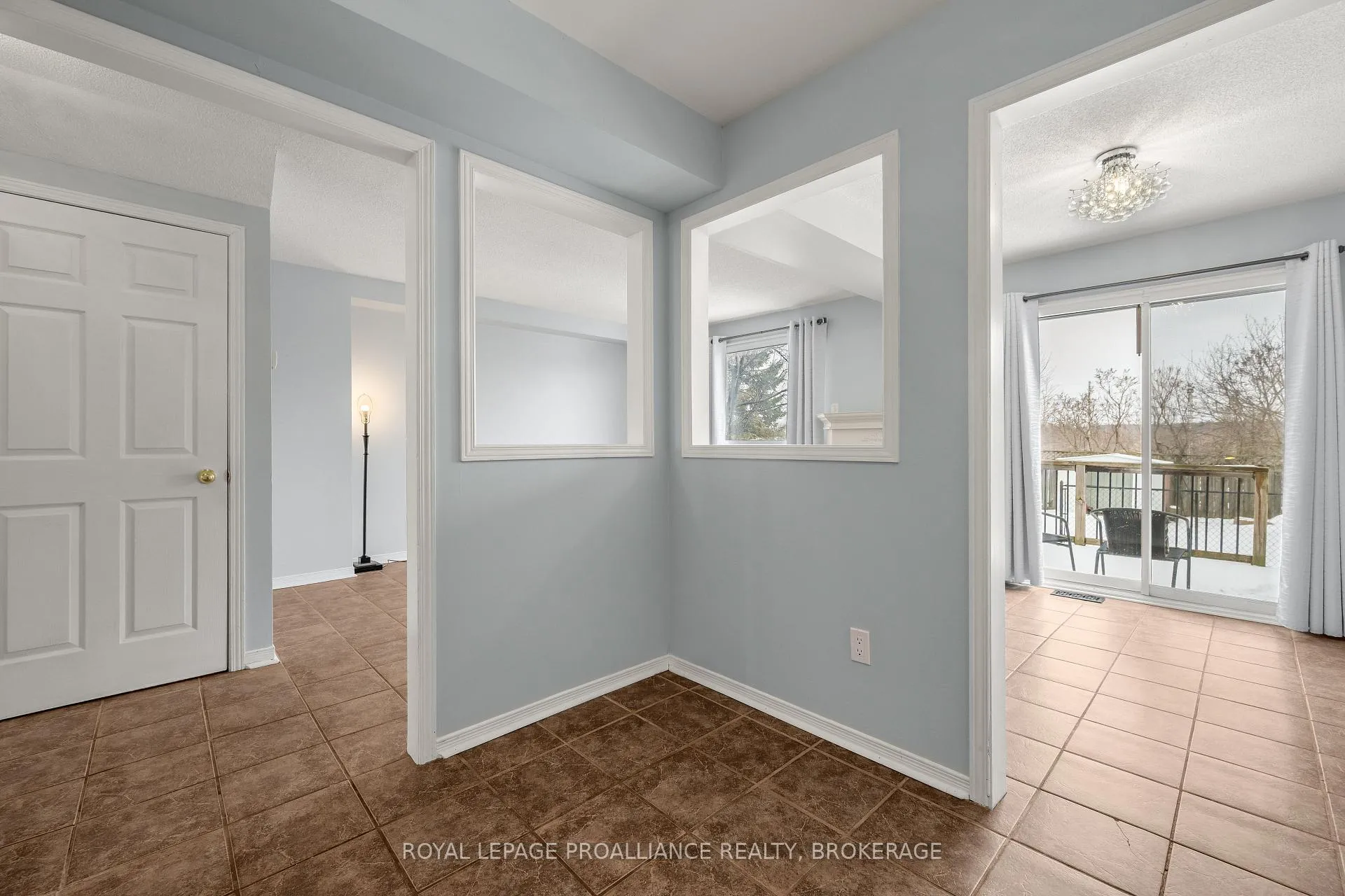 Photo 15 of 81 Rose Abbey Drive, Kingston, Kingston East (Incl Barret Crt) — HOMEH