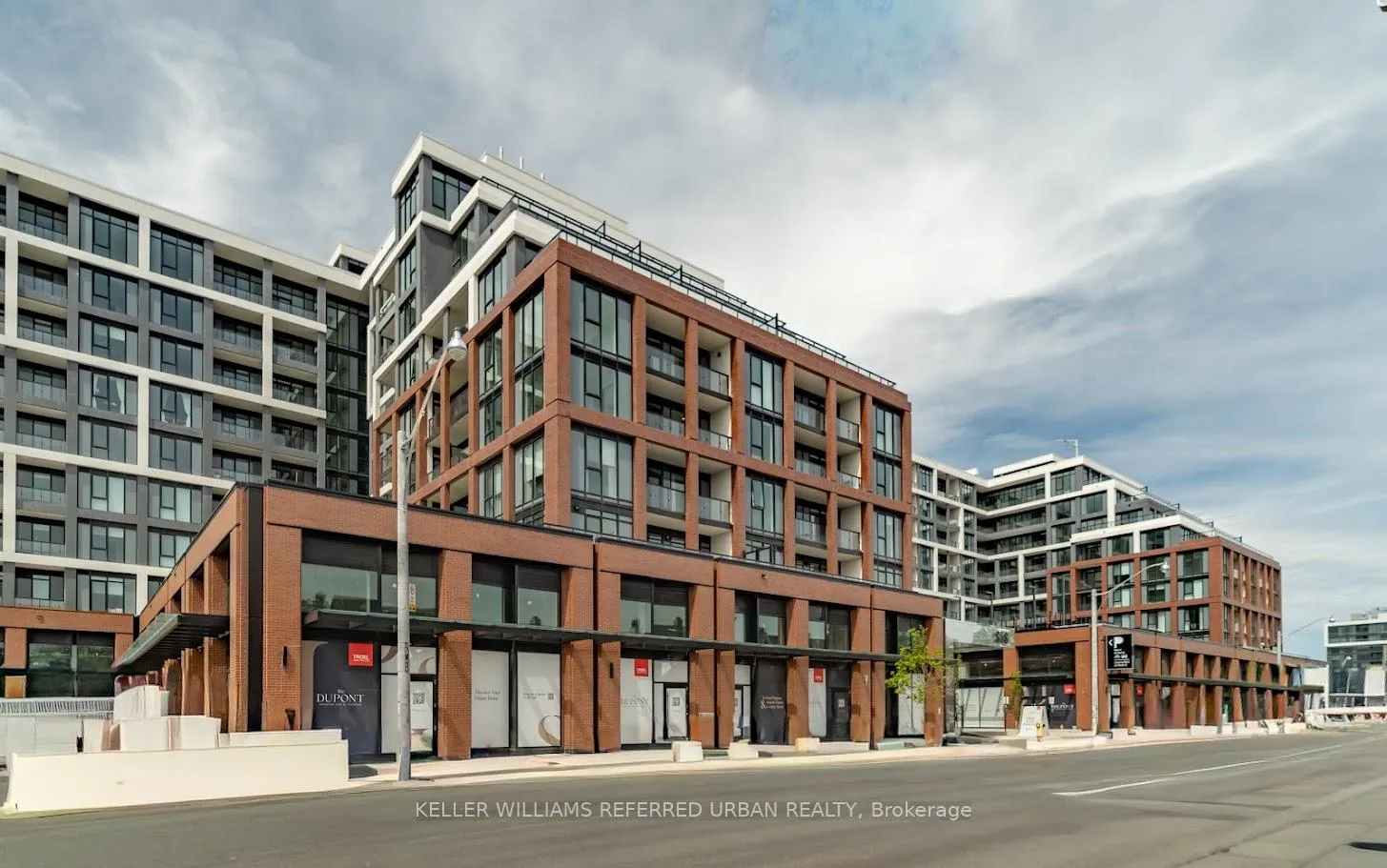 Front of Unit 702, 858 Dupont Street